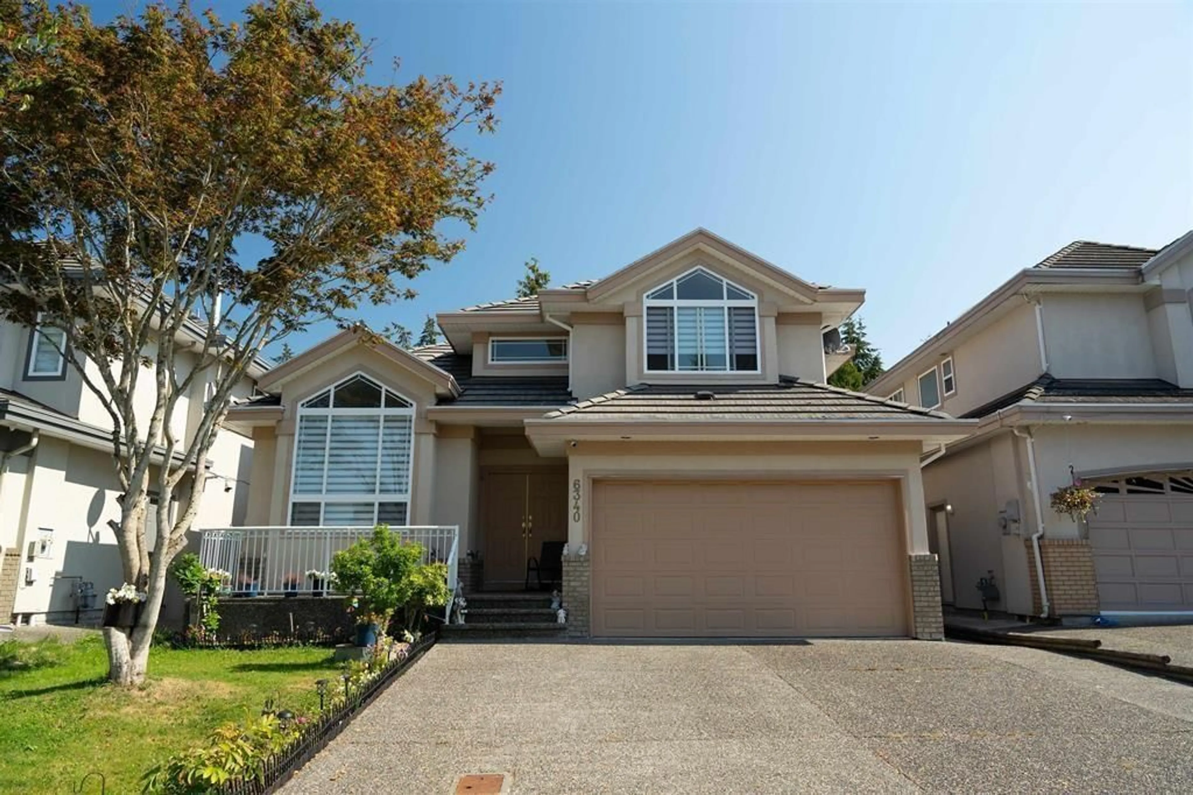 Home with vinyl exterior material, street for 6340 125A STREET, Surrey British Columbia V3X3N1
