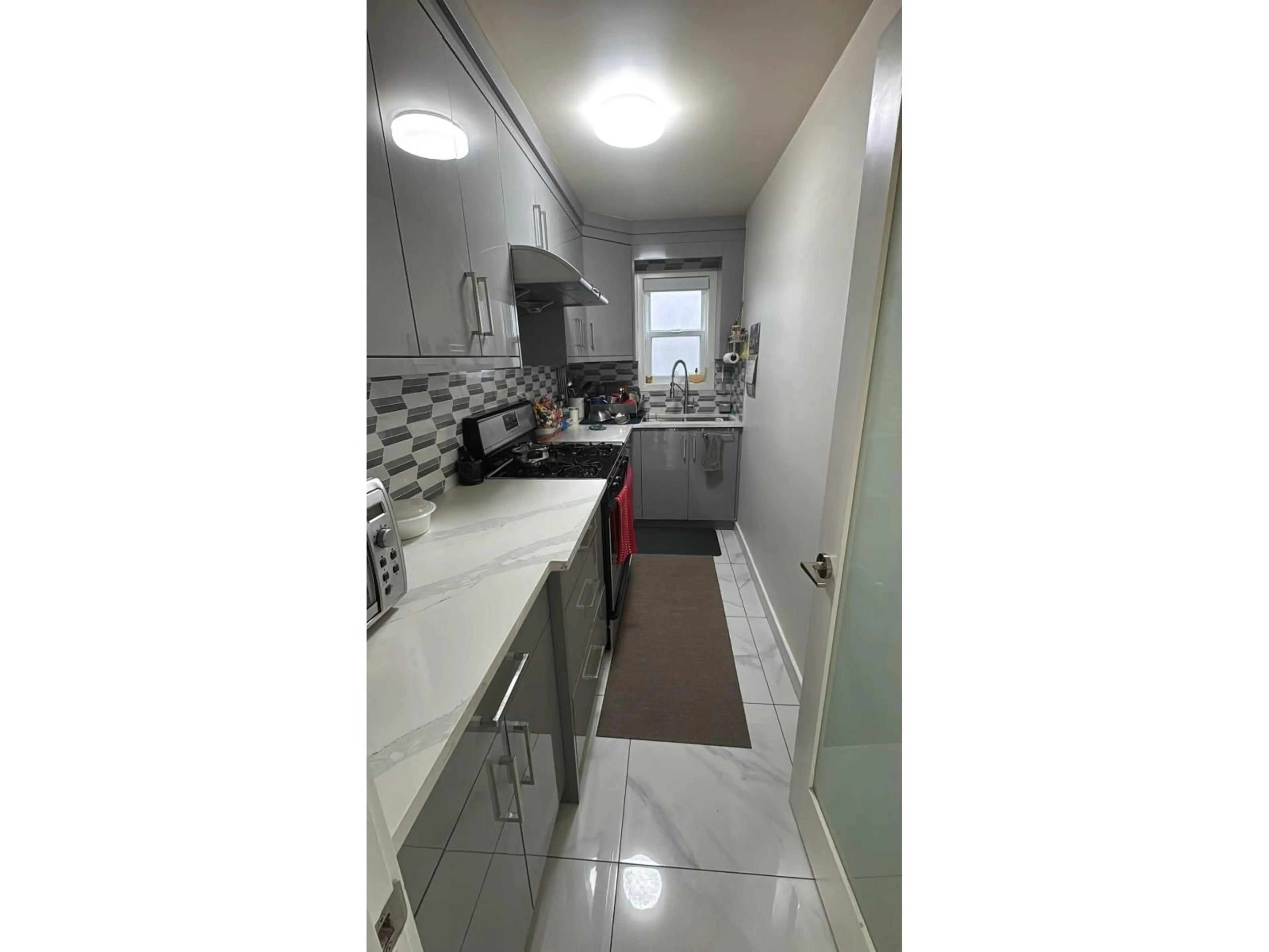 Standard kitchen, unknown for 6340 125A STREET, Surrey British Columbia V3X3N1