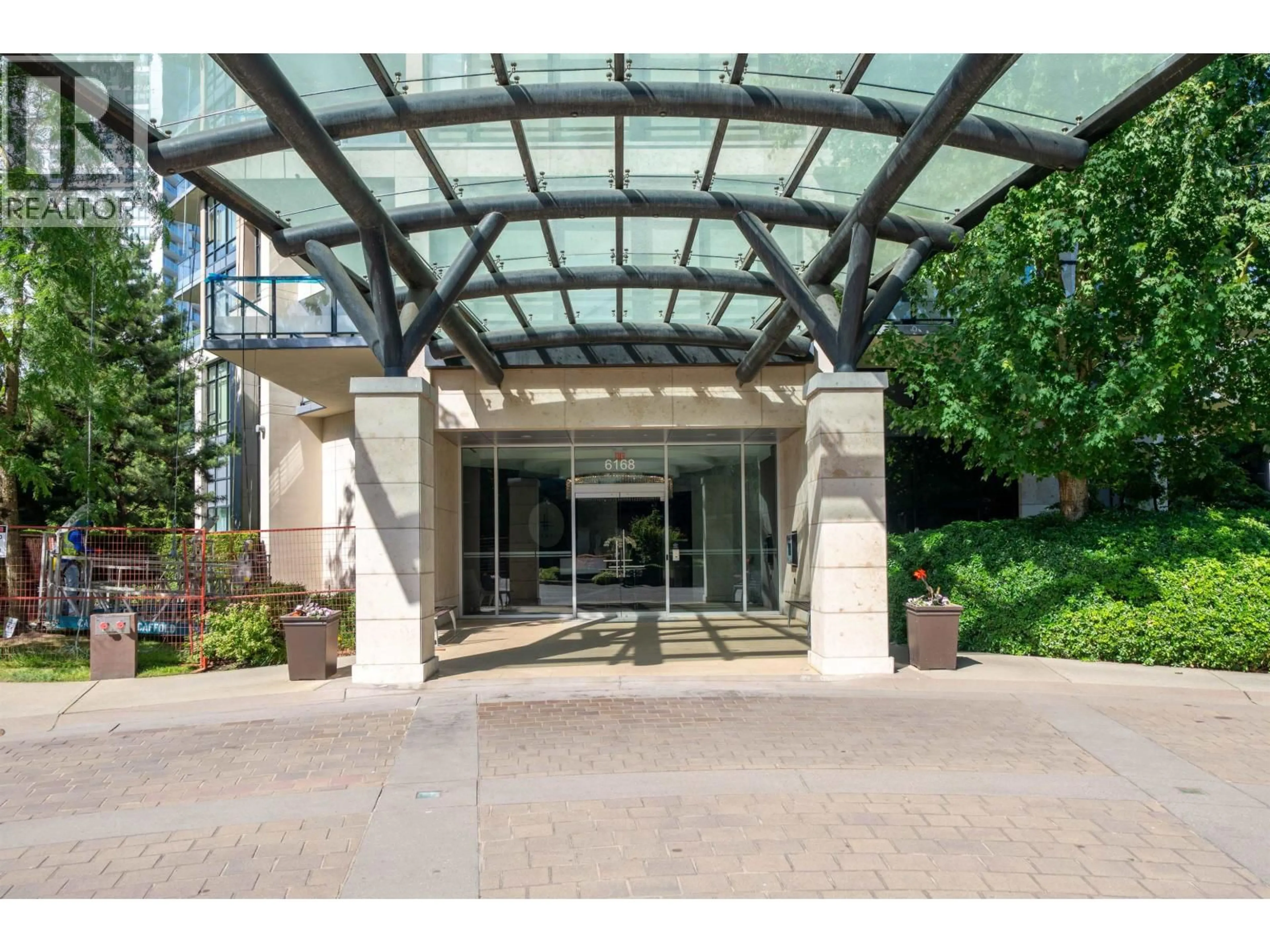 Indoor foyer for 1705 - 6168 WILSON AVENUE, Burnaby British Columbia V5H0B2