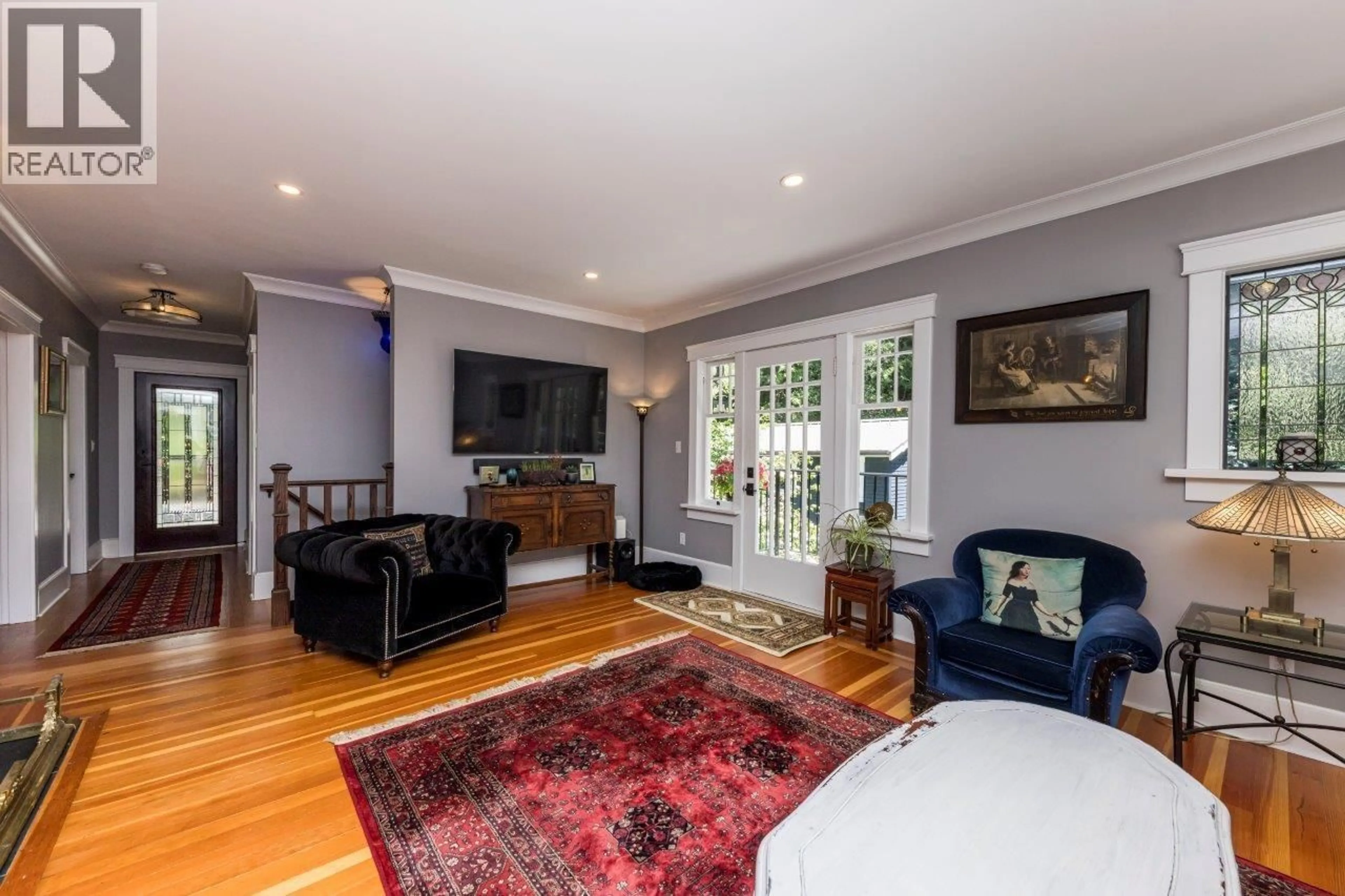 Living room with furniture, unknown for 461 ST. JAMES ROAD, North Vancouver British Columbia V7N1L5