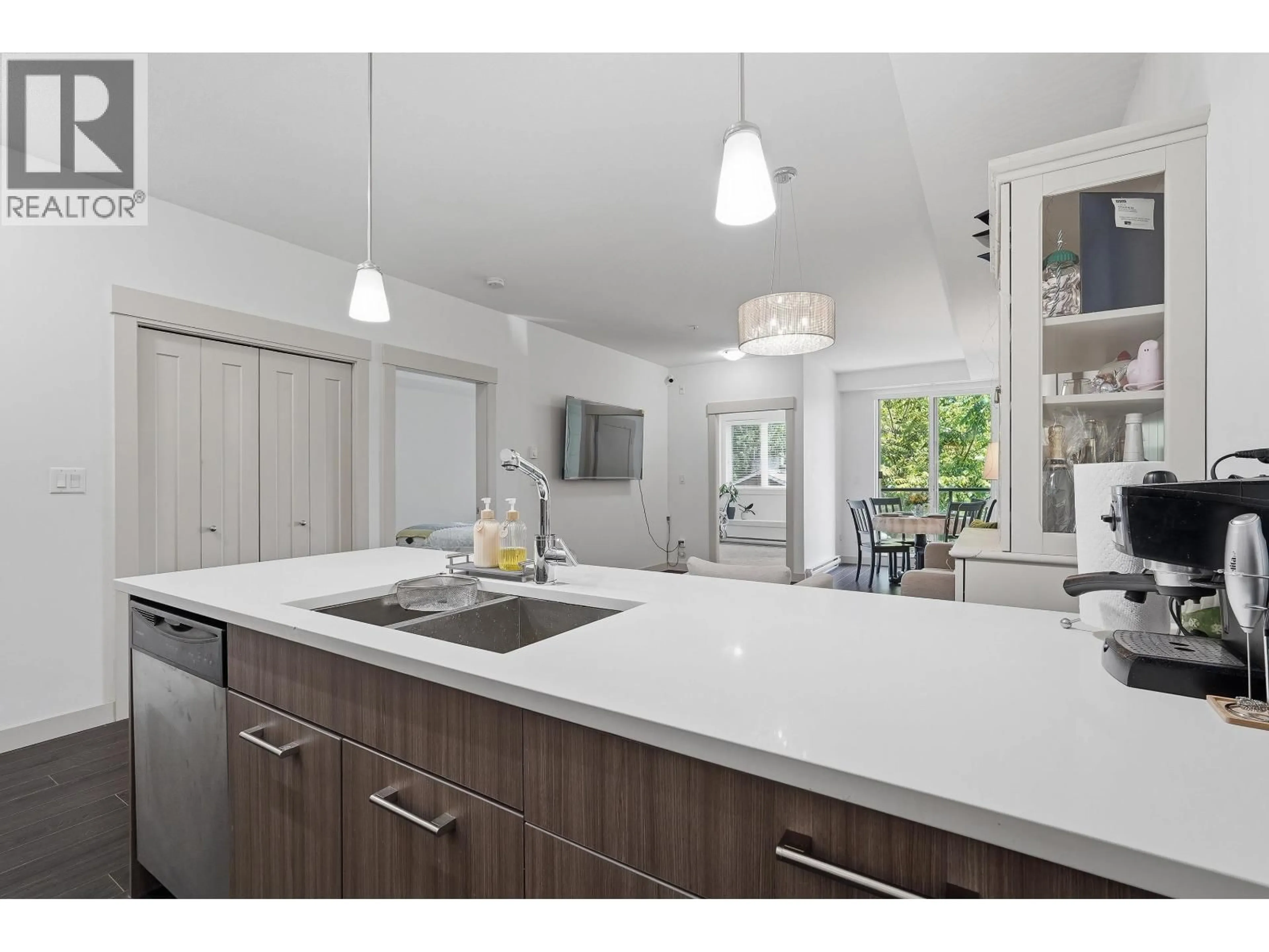 Open concept kitchen, unknown for 206 - 2214 KELLY AVENUE, Port Coquitlam British Columbia V3C0E5