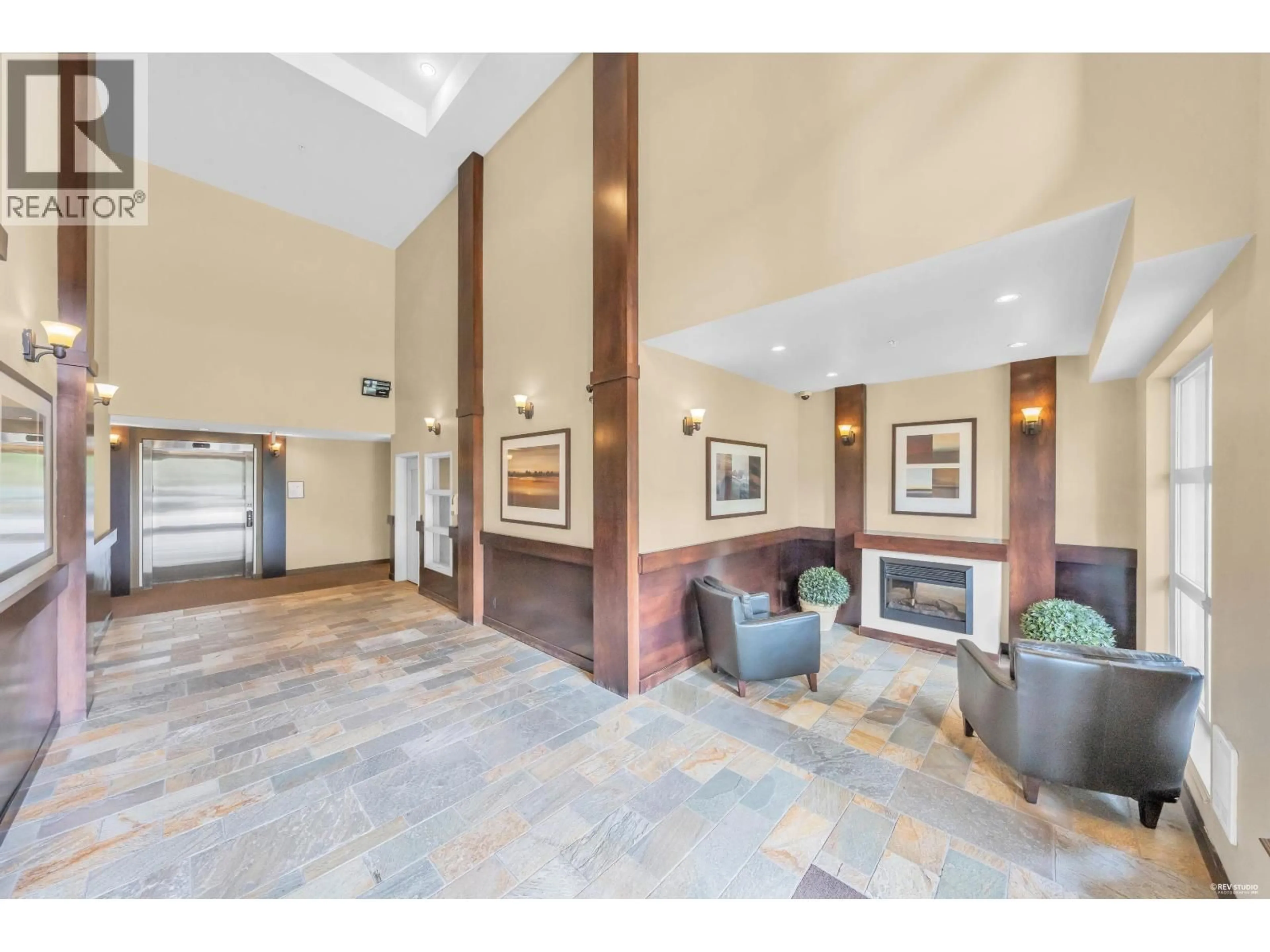 Lobby for 307 - 285 ROSS DRIVE, New Westminster British Columbia V3L0B9