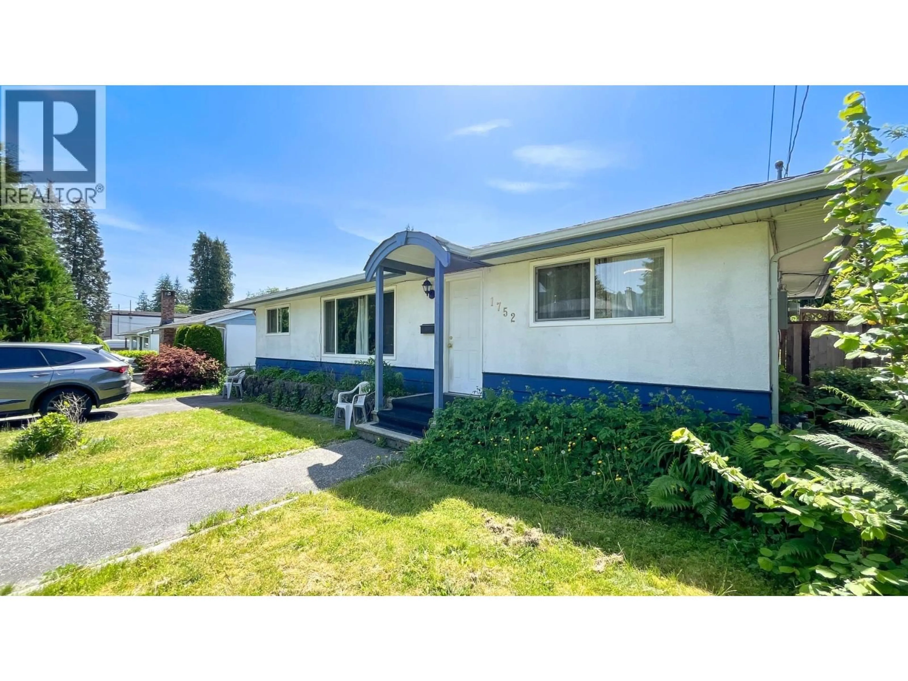 Home with vinyl exterior material, street for 1752 DORSET AVENUE, Port Coquitlam British Columbia V3B2A2