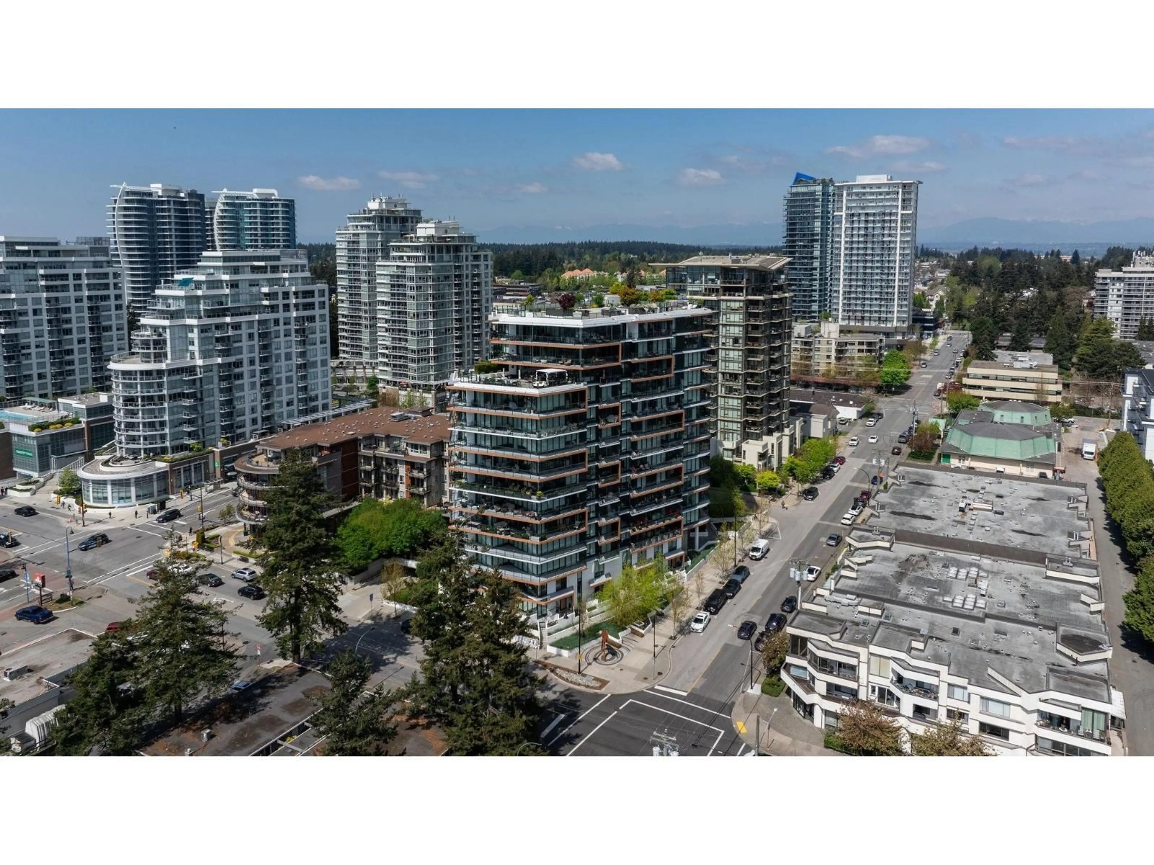 A pic from outside/outdoor area/front of a property/back of a property/a pic from drone, city buildings view from balcony for 1204 - 1439 GEORGE STREET, White Rock British Columbia V4B0B9