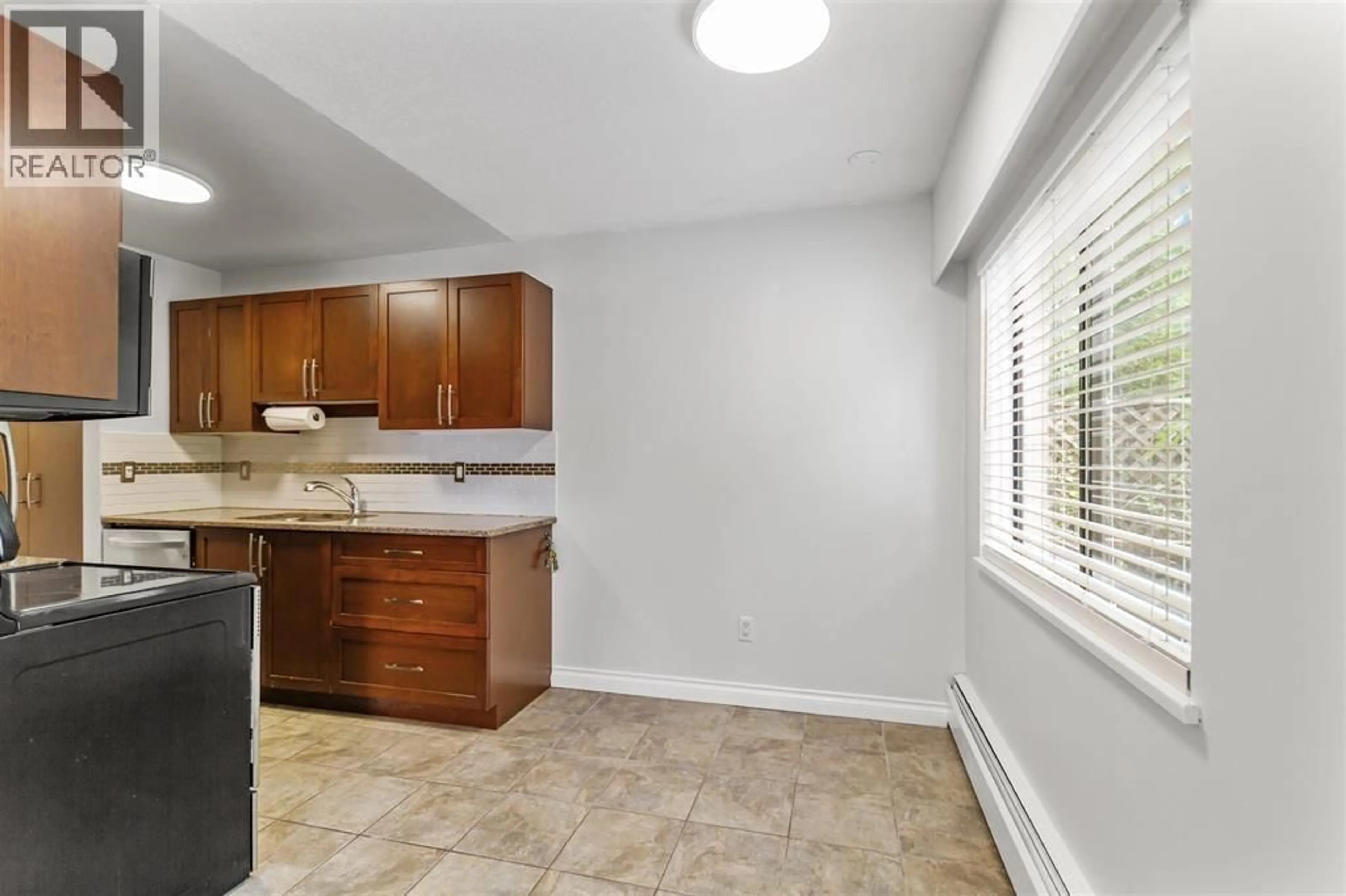 Unknown for 112 - 590 WHITING WAY, Coquitlam British Columbia V3J3R9