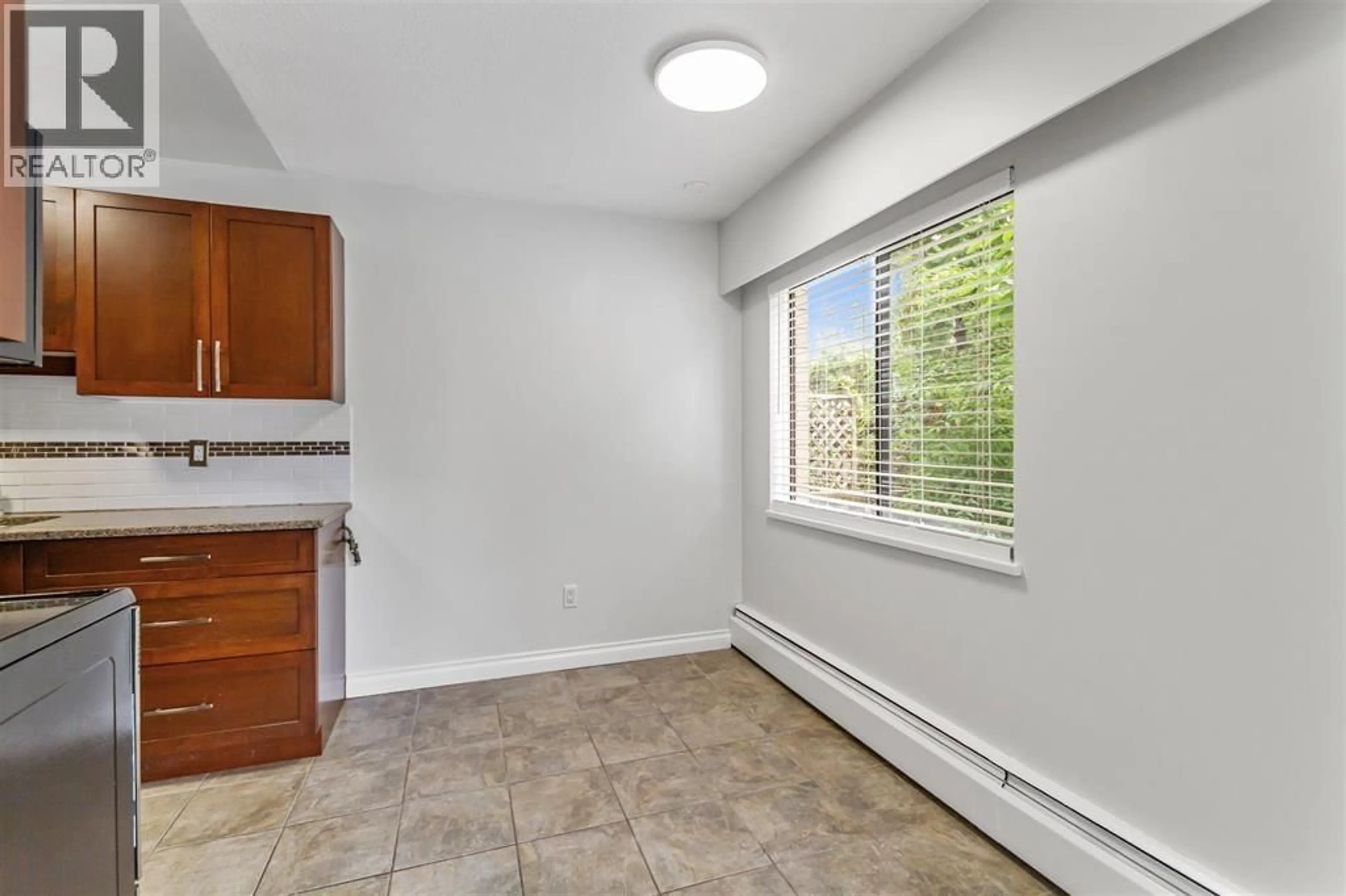 A pic of a room for 112 - 590 WHITING WAY, Coquitlam British Columbia V3J3R9