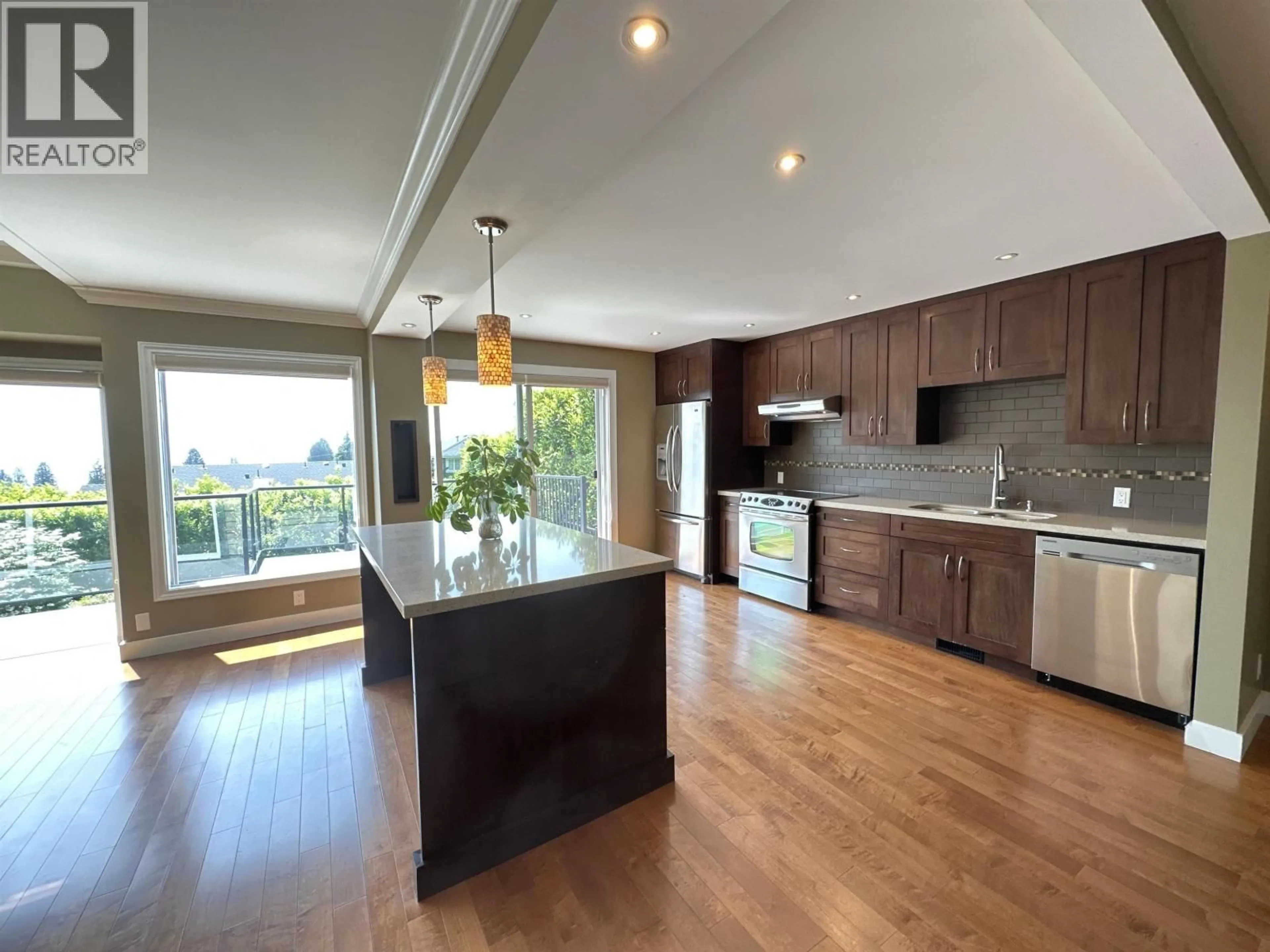 Open concept kitchen, wood/laminate floor for 2522 NELSON AVENUE, West Vancouver British Columbia V7V2R6