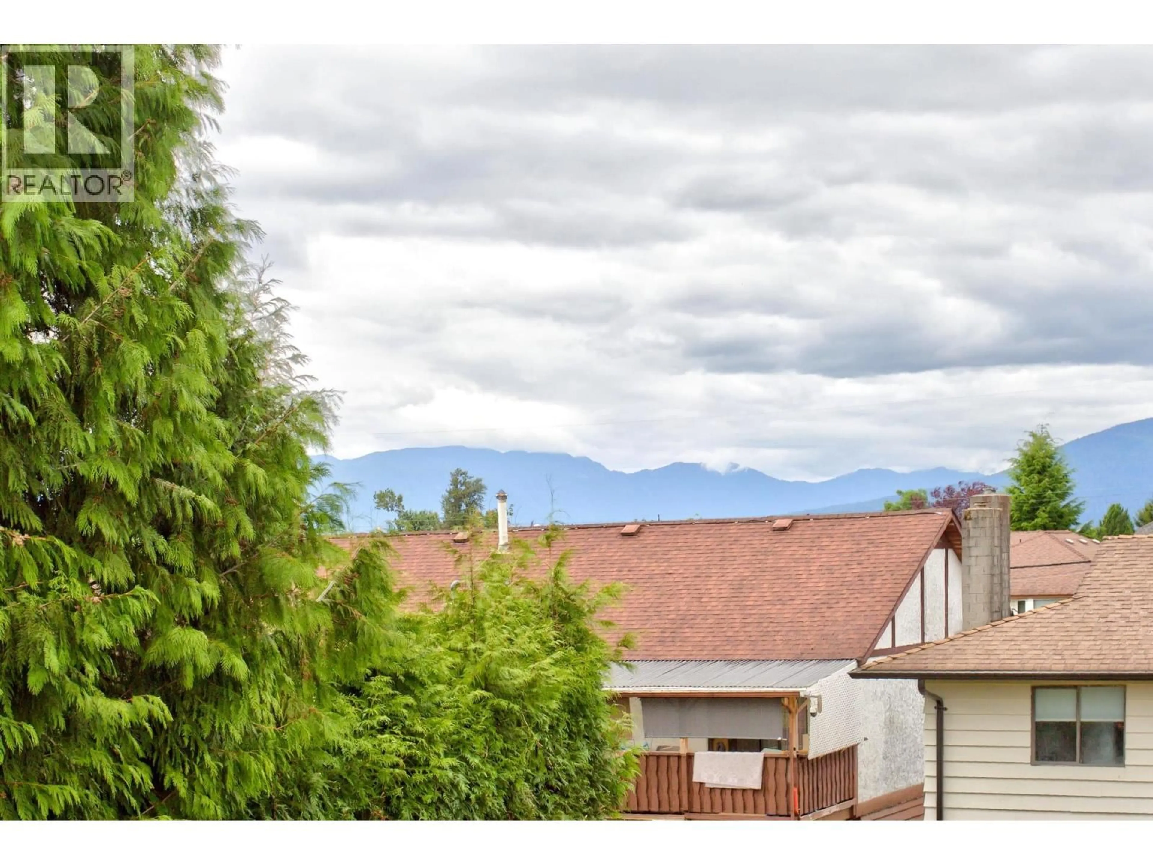 A pic from outside/outdoor area/front of a property/back of a property/a pic from drone, mountain view for 18861 122B AVENUE, Pitt Meadows British Columbia V3Y1S4