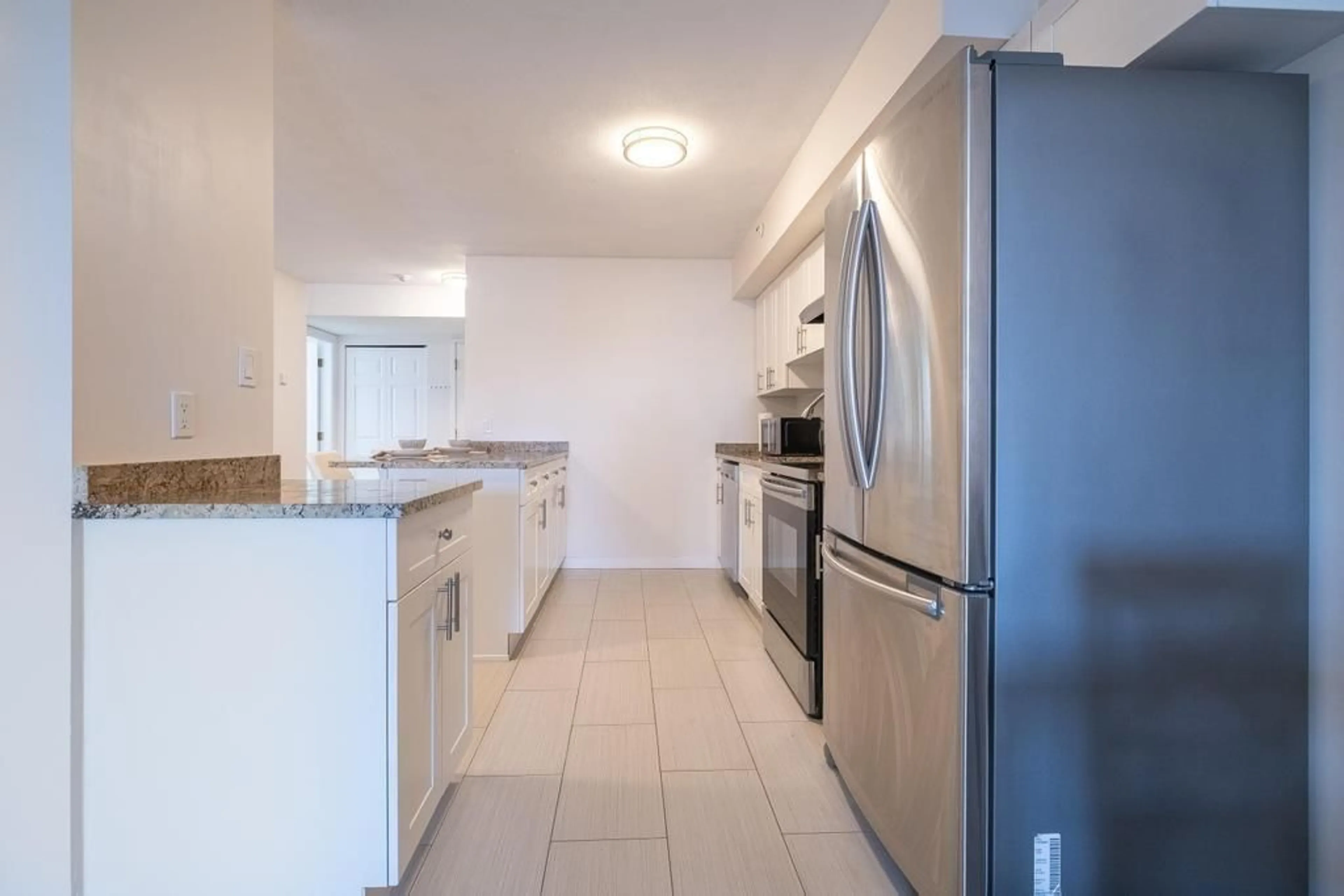 Standard kitchen, ceramic/tile floor for 108 - 15233 PACIFIC AVENUE, White Rock British Columbia V4B1P8