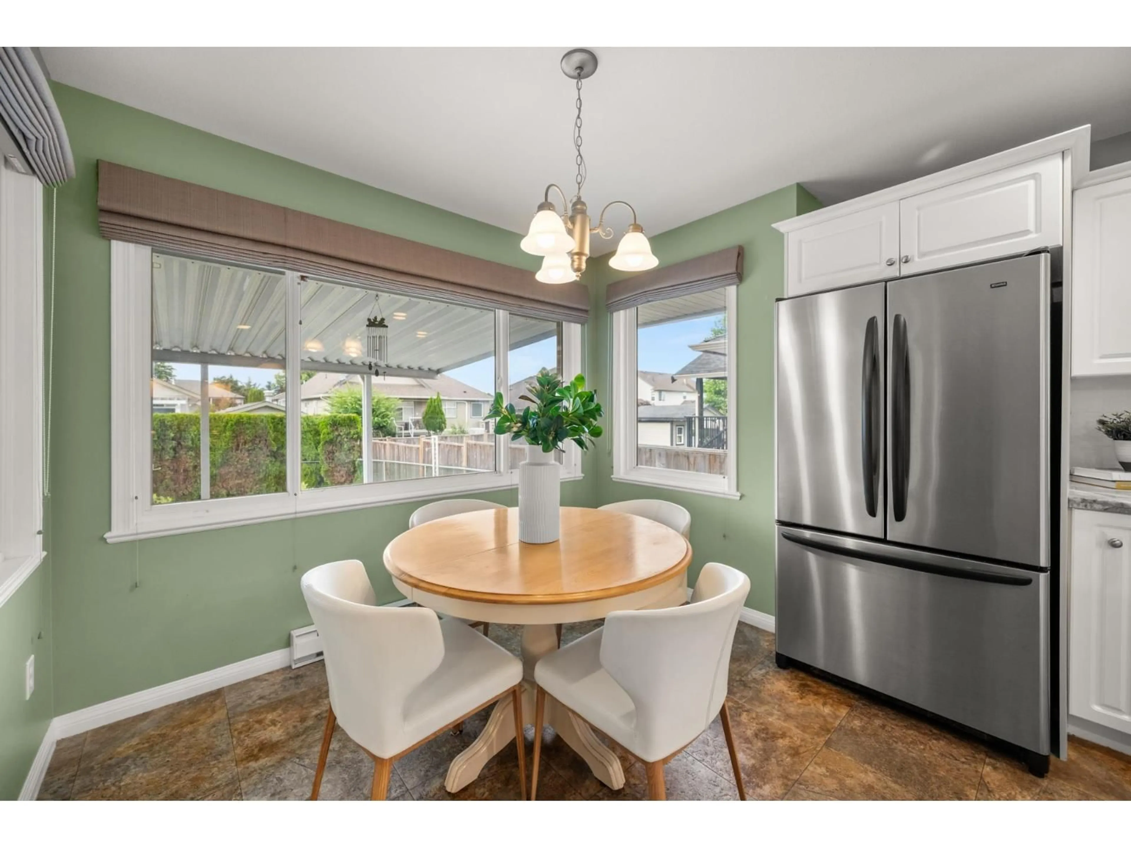 Open concept kitchen, unknown for 27015 24 AVENUE, Langley British Columbia V4W2Y9