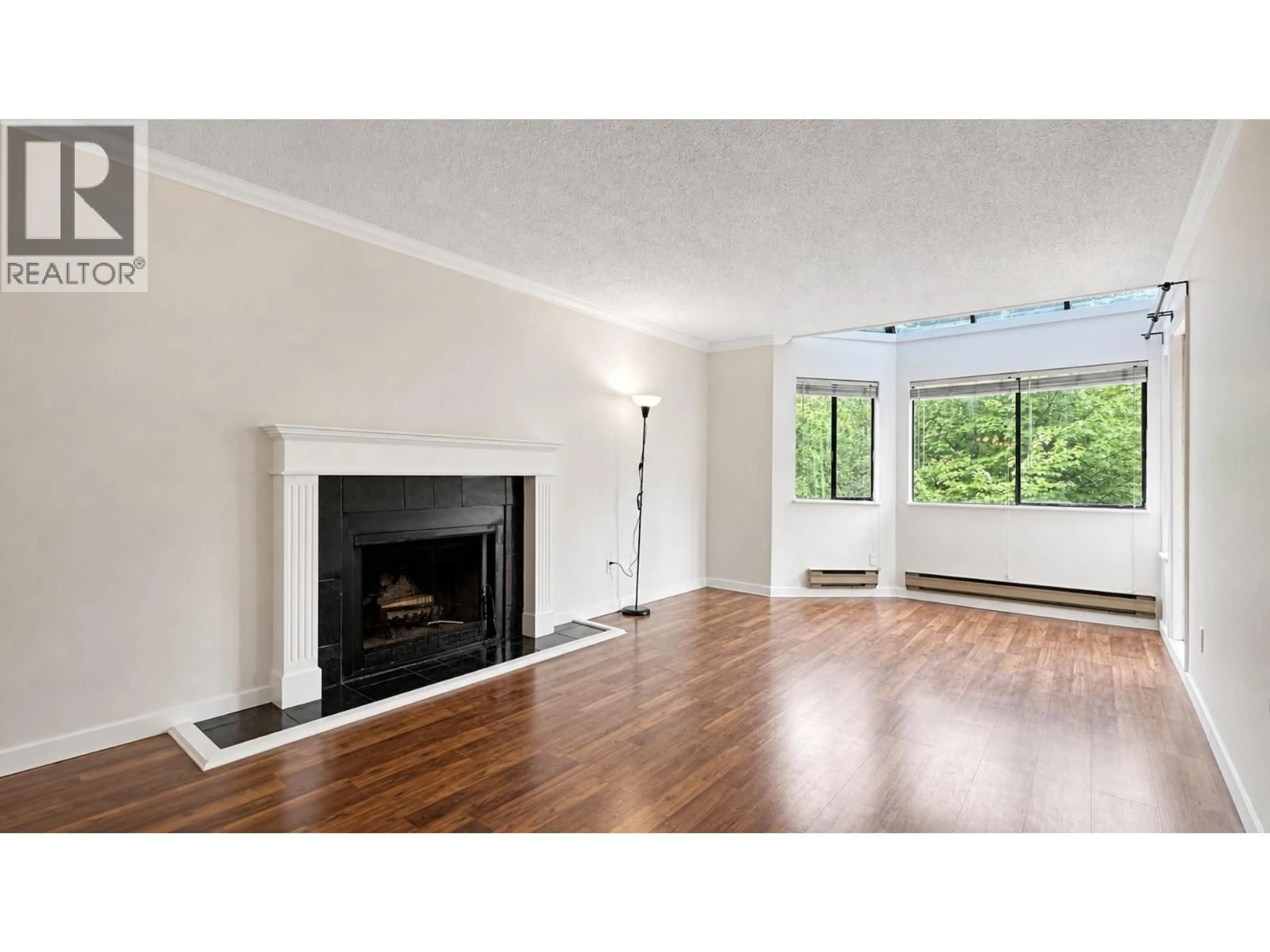 A pic of a room for 314 - 9584 MANCHESTER DRIVE, Burnaby British Columbia V3N4R1