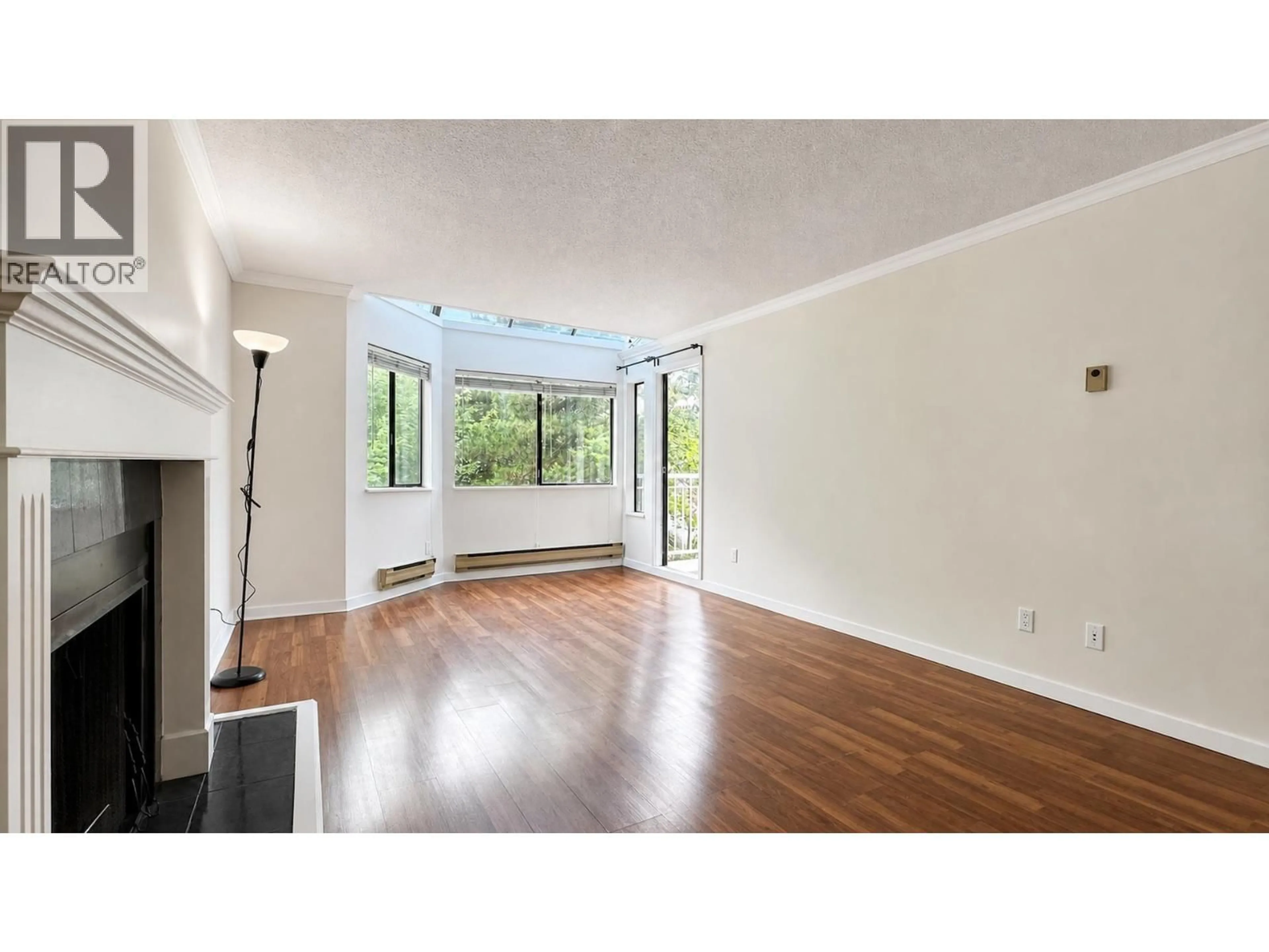 A pic of a room for 314 - 9584 MANCHESTER DRIVE, Burnaby British Columbia V3N4R1