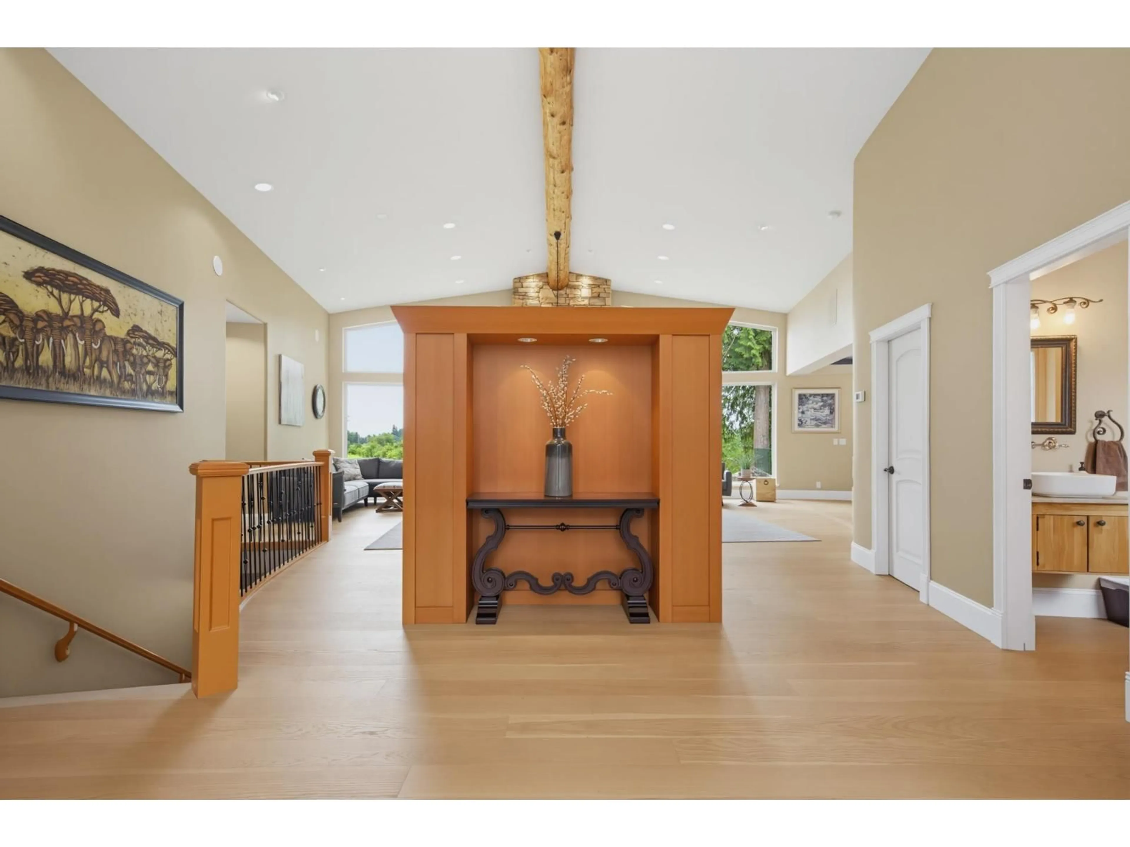 Indoor foyer for 9472 222 STREET, Langley British Columbia V1M3T7