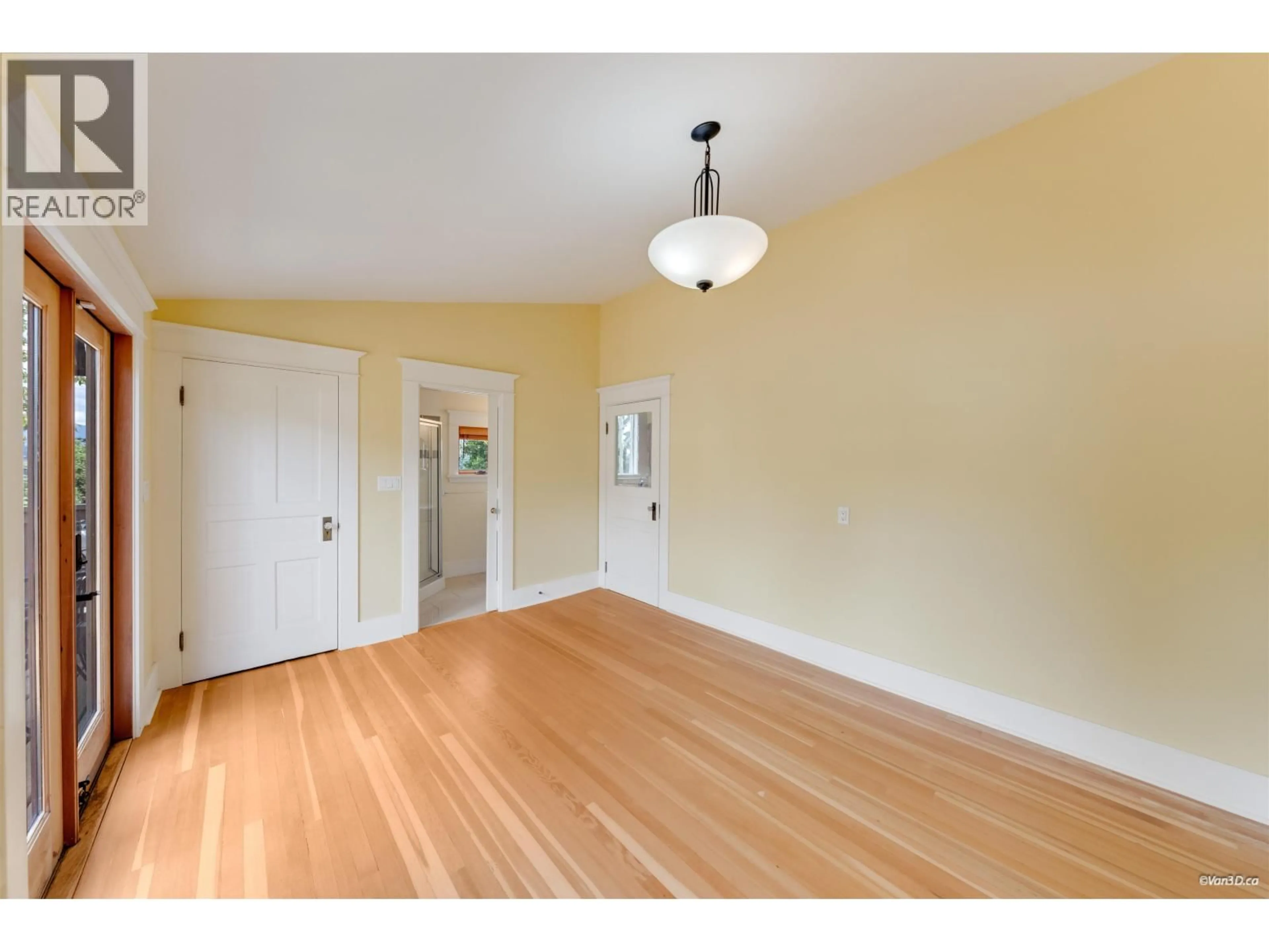 A pic of a room for 848 6TH STREET, North Vancouver British Columbia V7L1R7