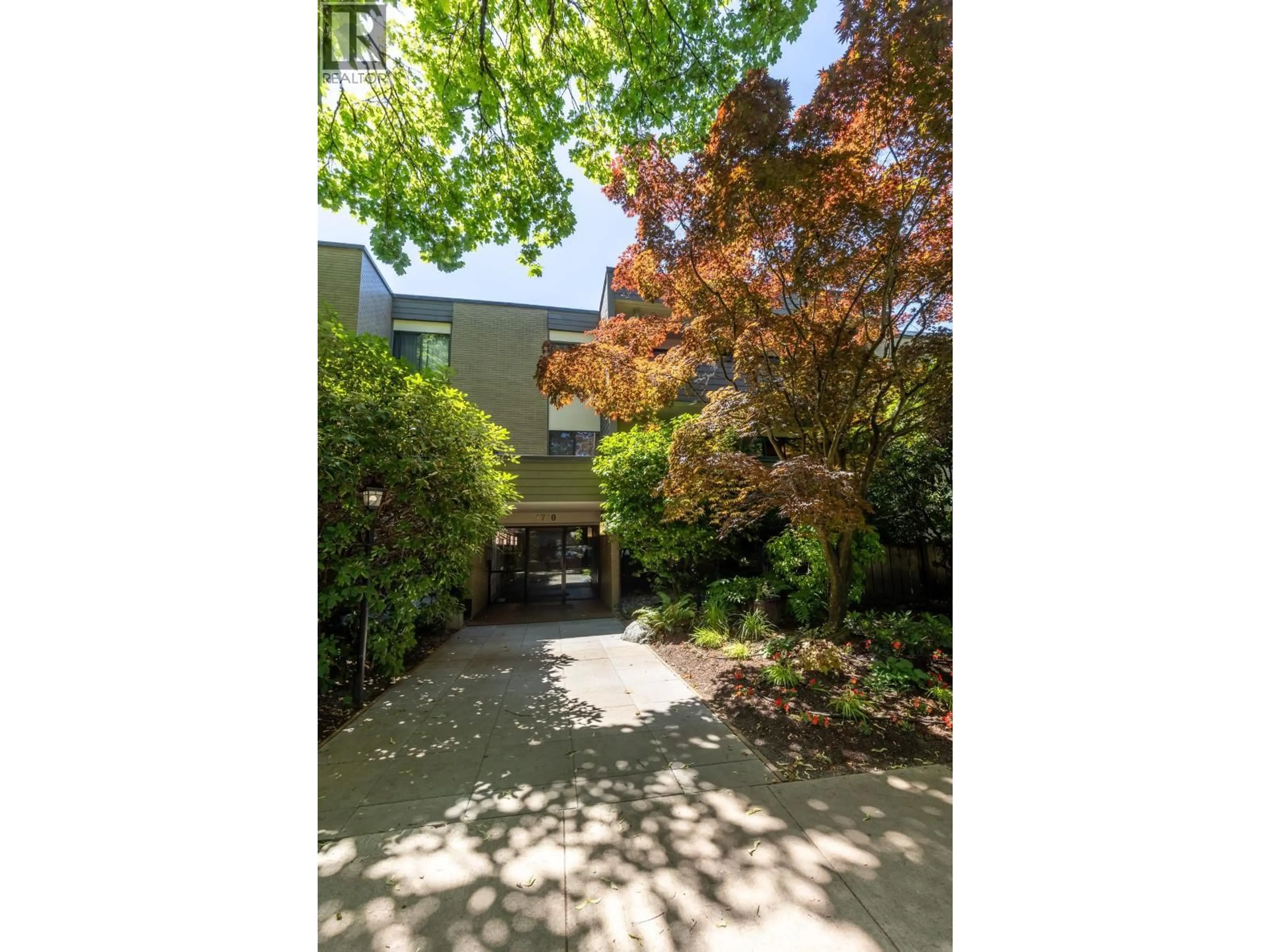 A pic from outside/outdoor area/front of a property/back of a property/a pic from drone, street for 310 - 1710 13TH AVENUE, Vancouver British Columbia V6J2H1