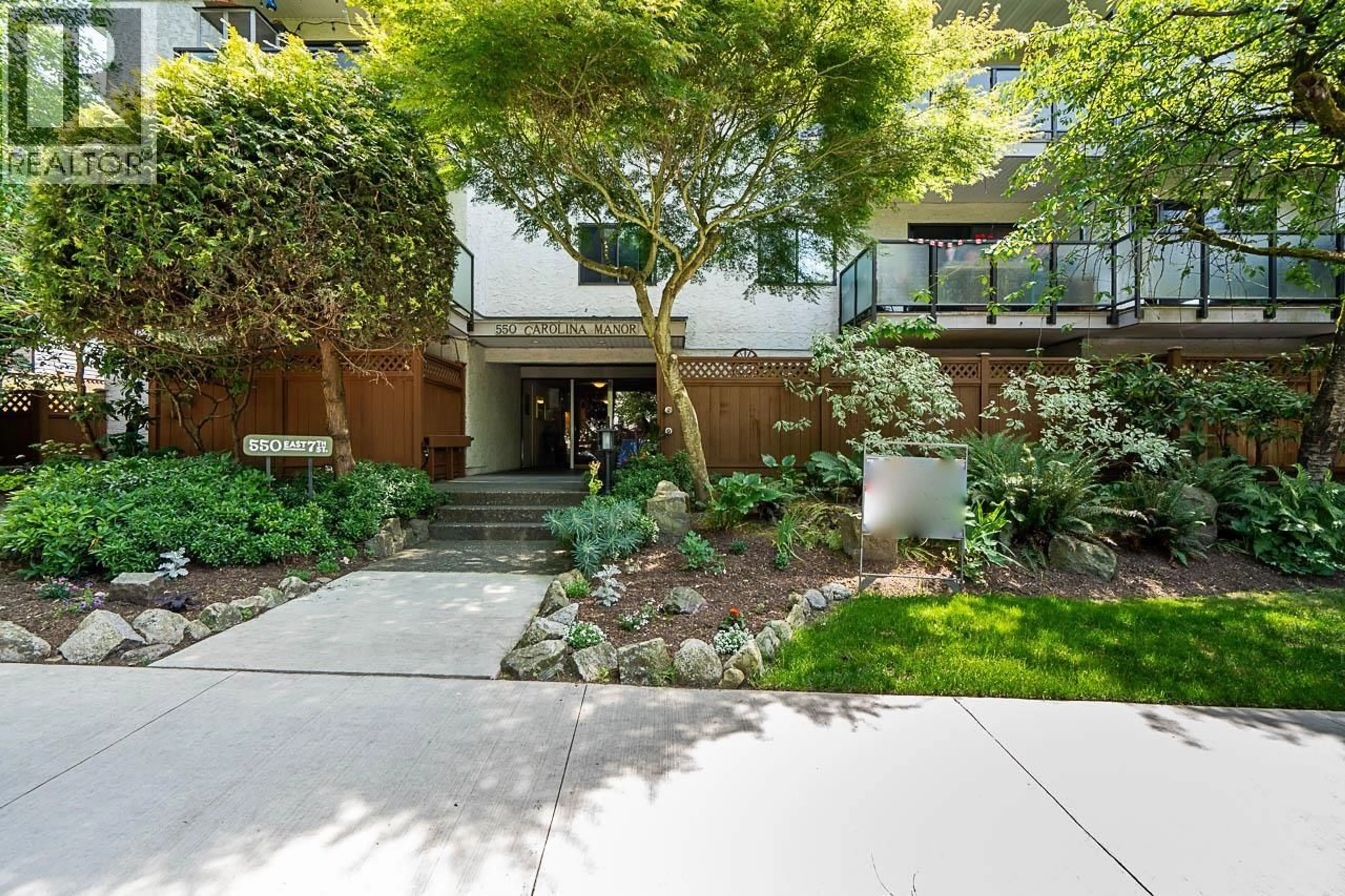 Patio, street for 103 - 550 7TH AVENUE, Vancouver British Columbia V5T1N7