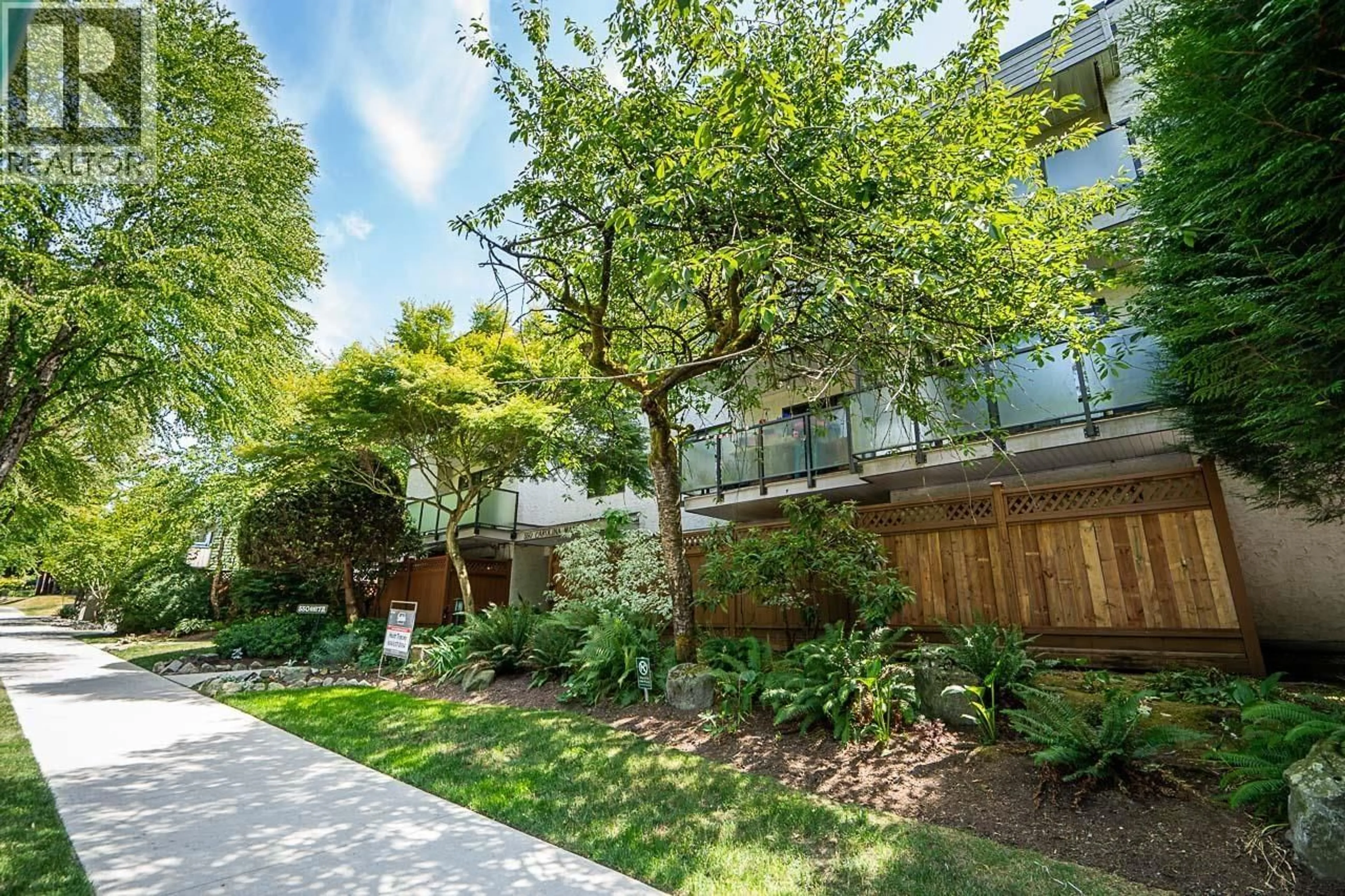 Patio, street for 103 - 550 7TH AVENUE, Vancouver British Columbia V5T1N7