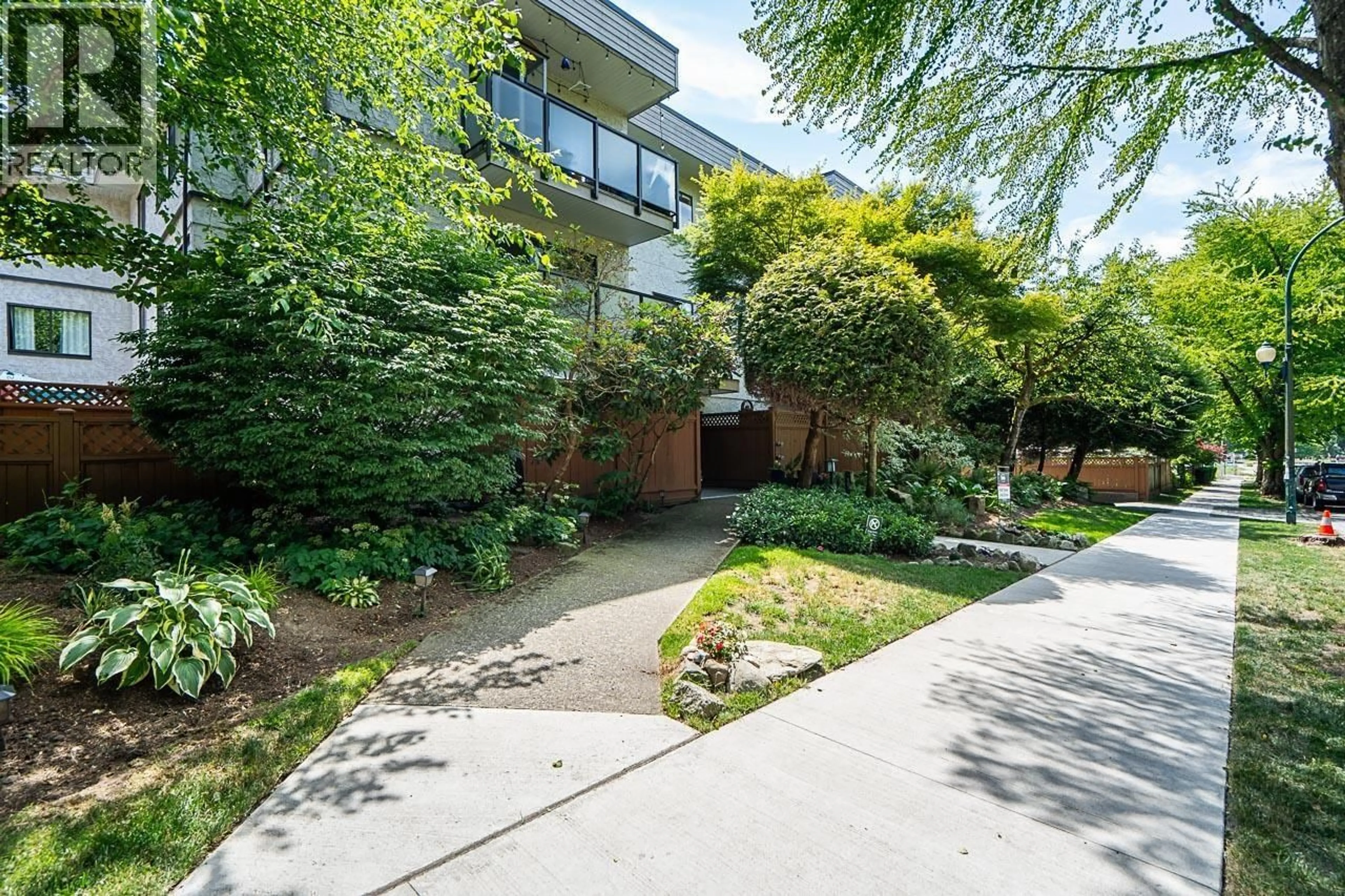 Patio, street for 103 - 550 7TH AVENUE, Vancouver British Columbia V5T1N7