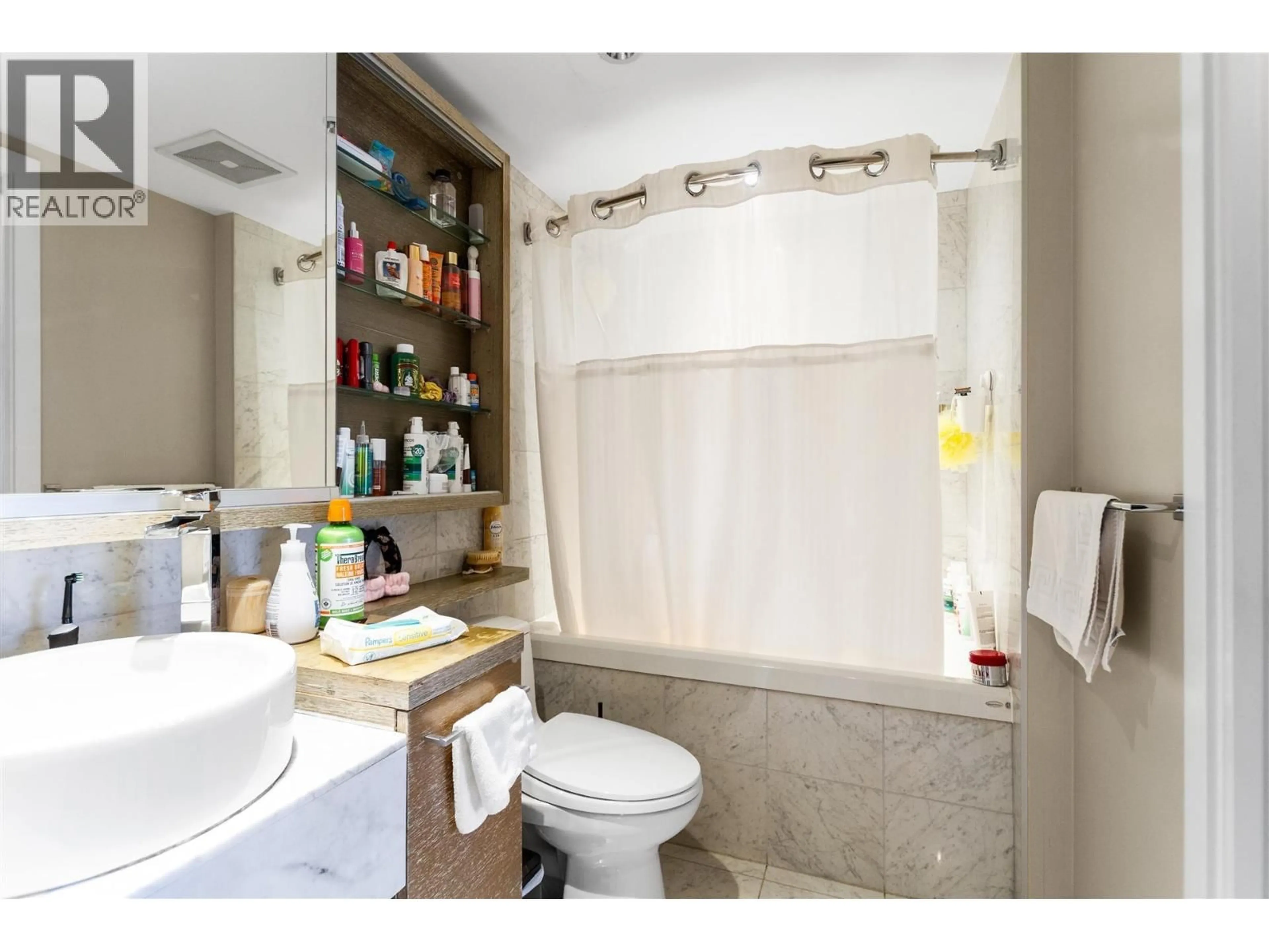 Standard bathroom, ceramic/tile floor for 708 - 833 SEYMOUR STREET, Vancouver British Columbia V6B0G4
