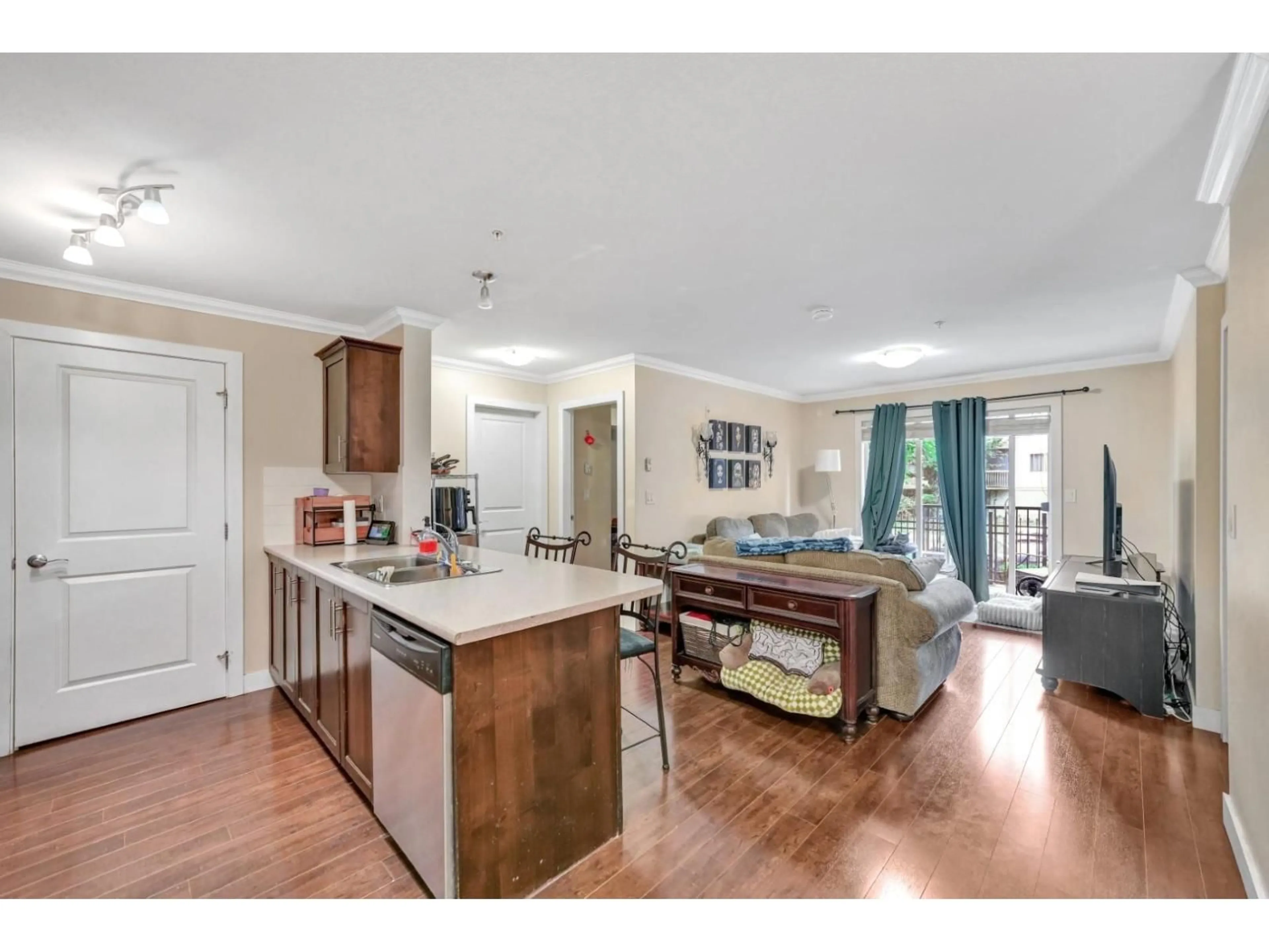 Open concept kitchen, unknown for 112 - 46150 BOLE AVENUE, Chilliwack British Columbia V2P0B7