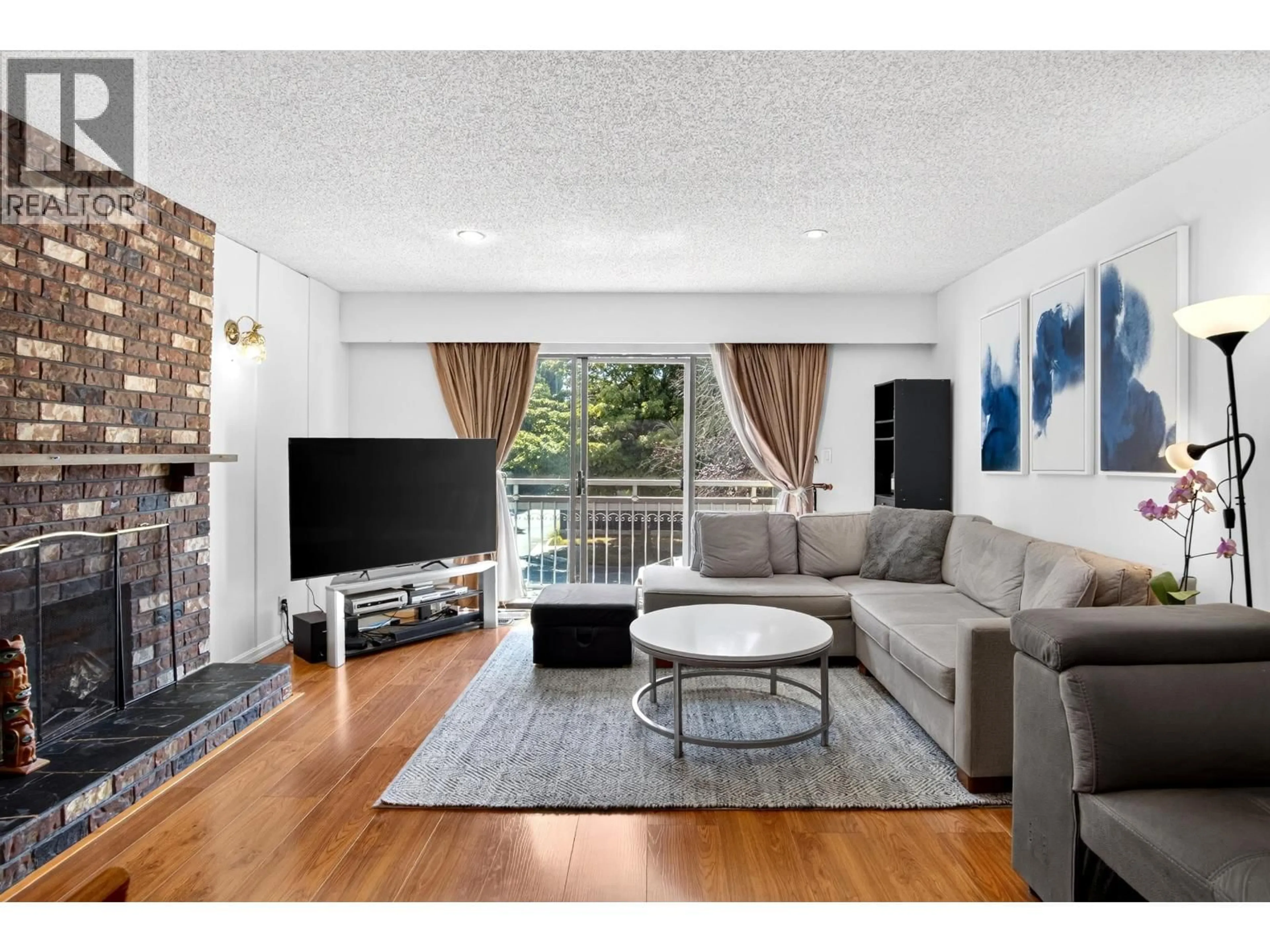 Living room with furniture, unknown for 2871 18TH AVENUE, Vancouver British Columbia V5M2R1