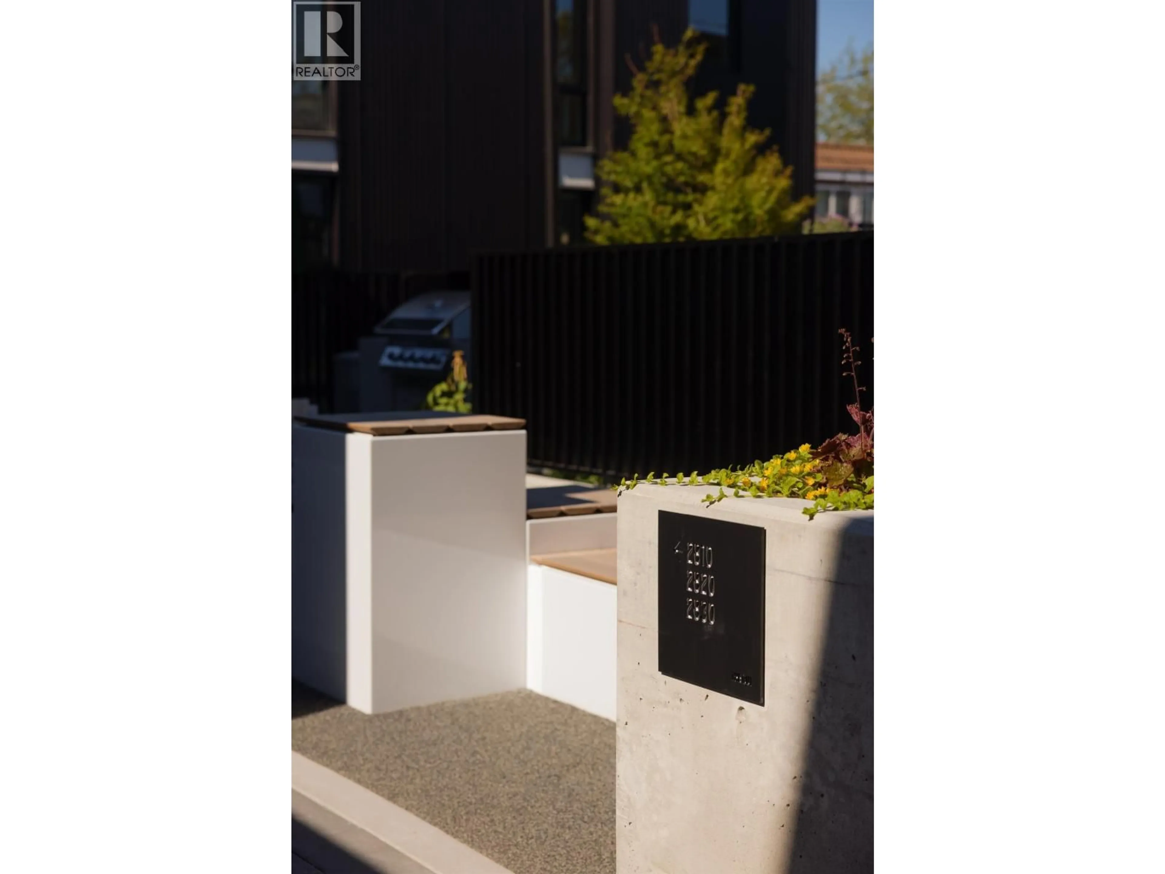 Unknown for 2866 NANAIMO STREET, Vancouver British Columbia V5M2E1