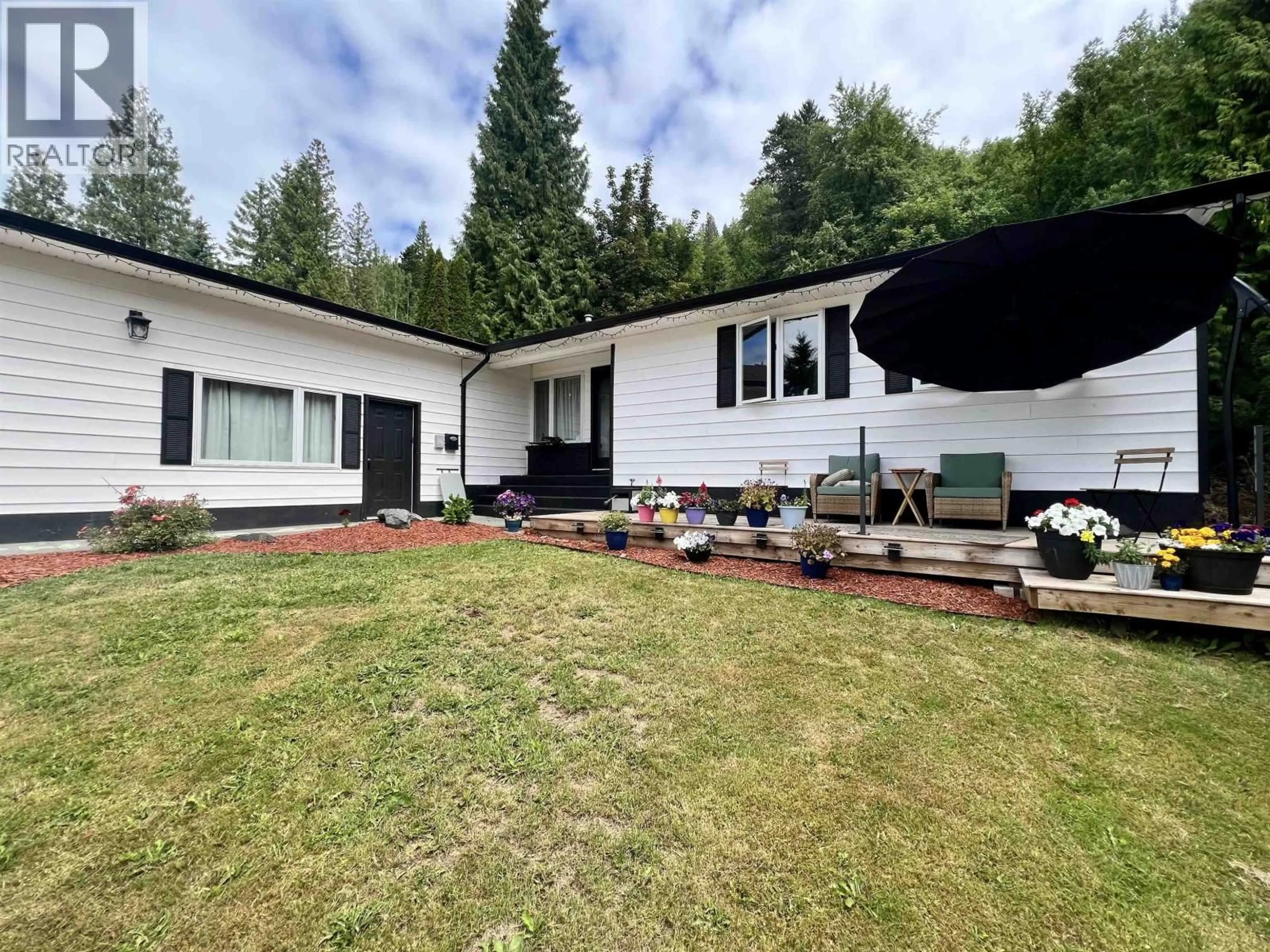A pic from outside/outdoor area/front of a property/back of a property/a pic from drone, unknown for 3308 JOHNSTONE STREET, Terrace British Columbia V8G4W7