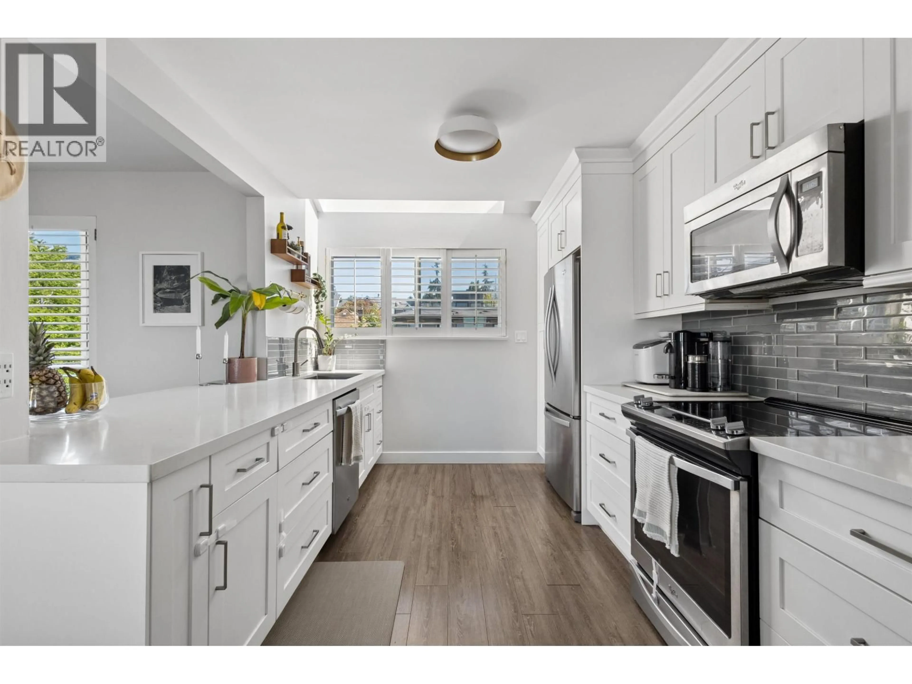 Open concept kitchen, unknown for 3 - 270 3RD STREET, North Vancouver British Columbia V7L1E7