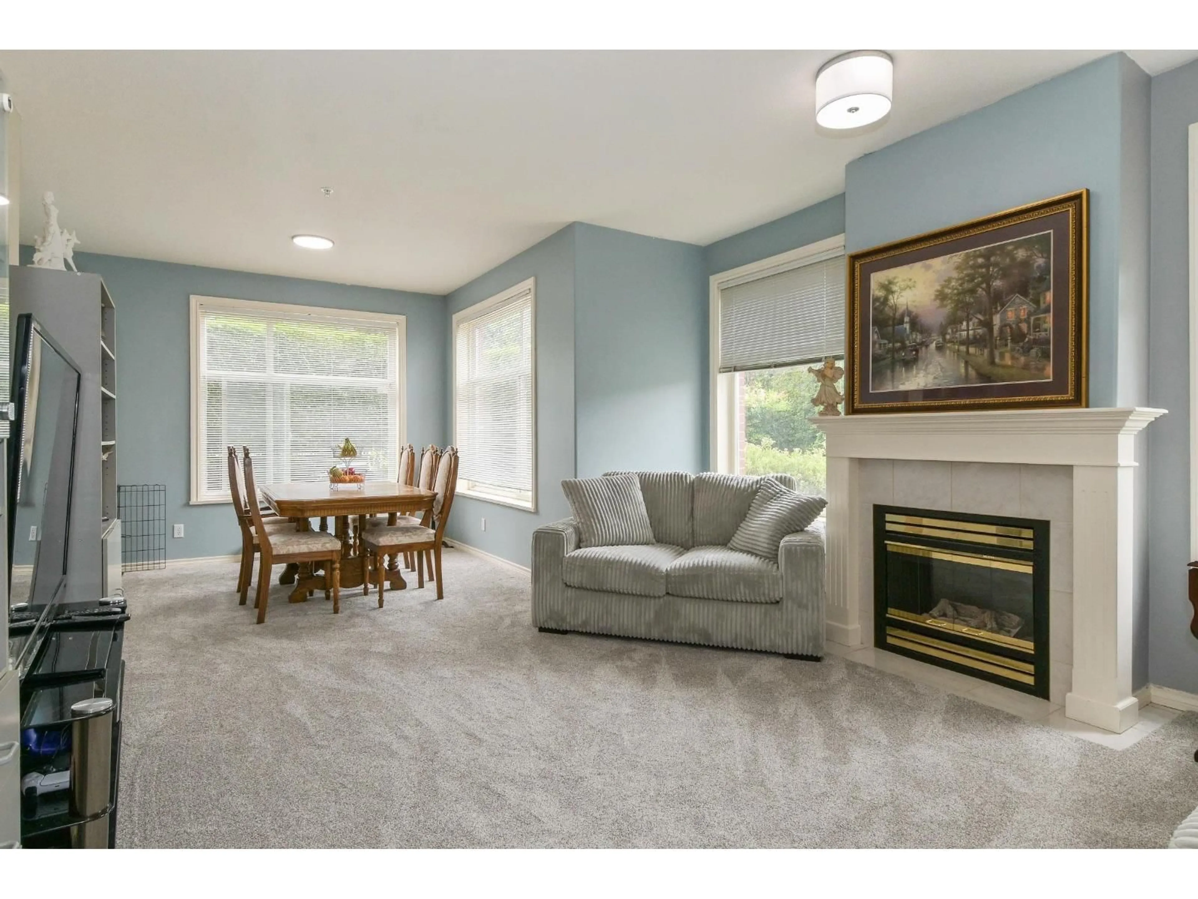Living room with furniture, unknown for 105 - 45700 WELLINGTON AVENUE, Chilliwack British Columbia V2P2E4