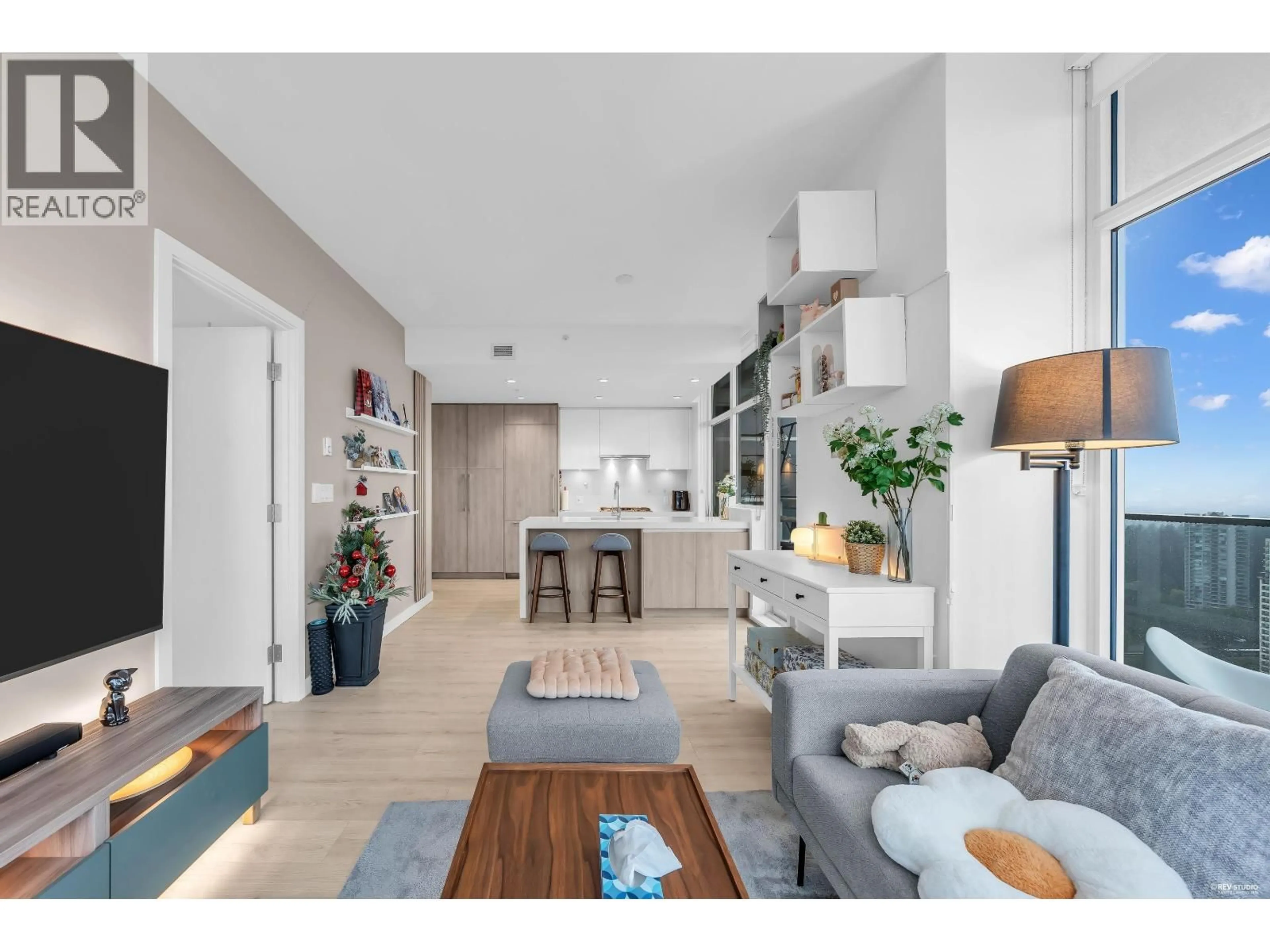 Living room with furniture, unknown for 3304 - 6080 MCKAY AVENUE, Burnaby British Columbia V5H0J4