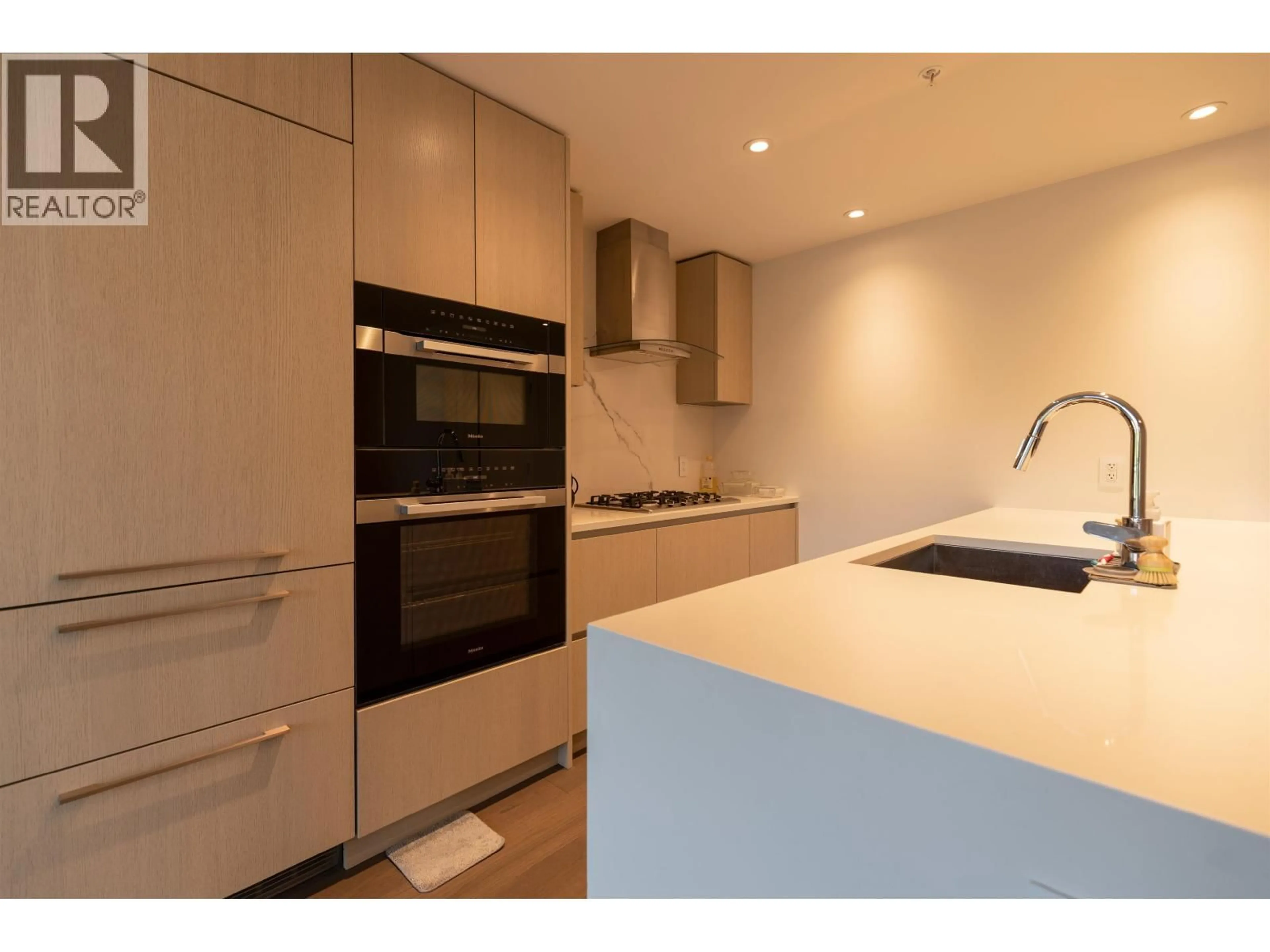 Standard kitchen, wood/laminate floor for 403 - 5168 CAMBIE STREET, Vancouver British Columbia V5Z0K7
