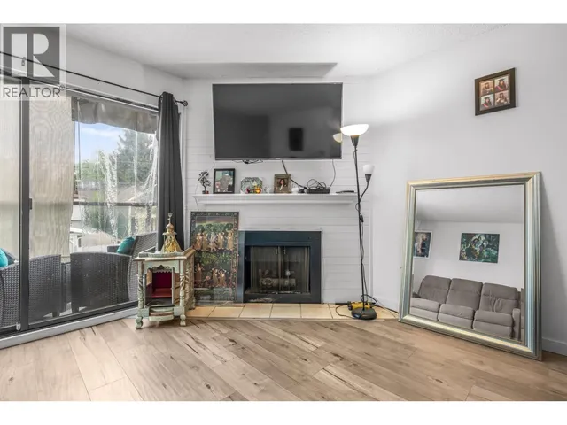 301 - 315 TENTH STREET, New Westminster 5