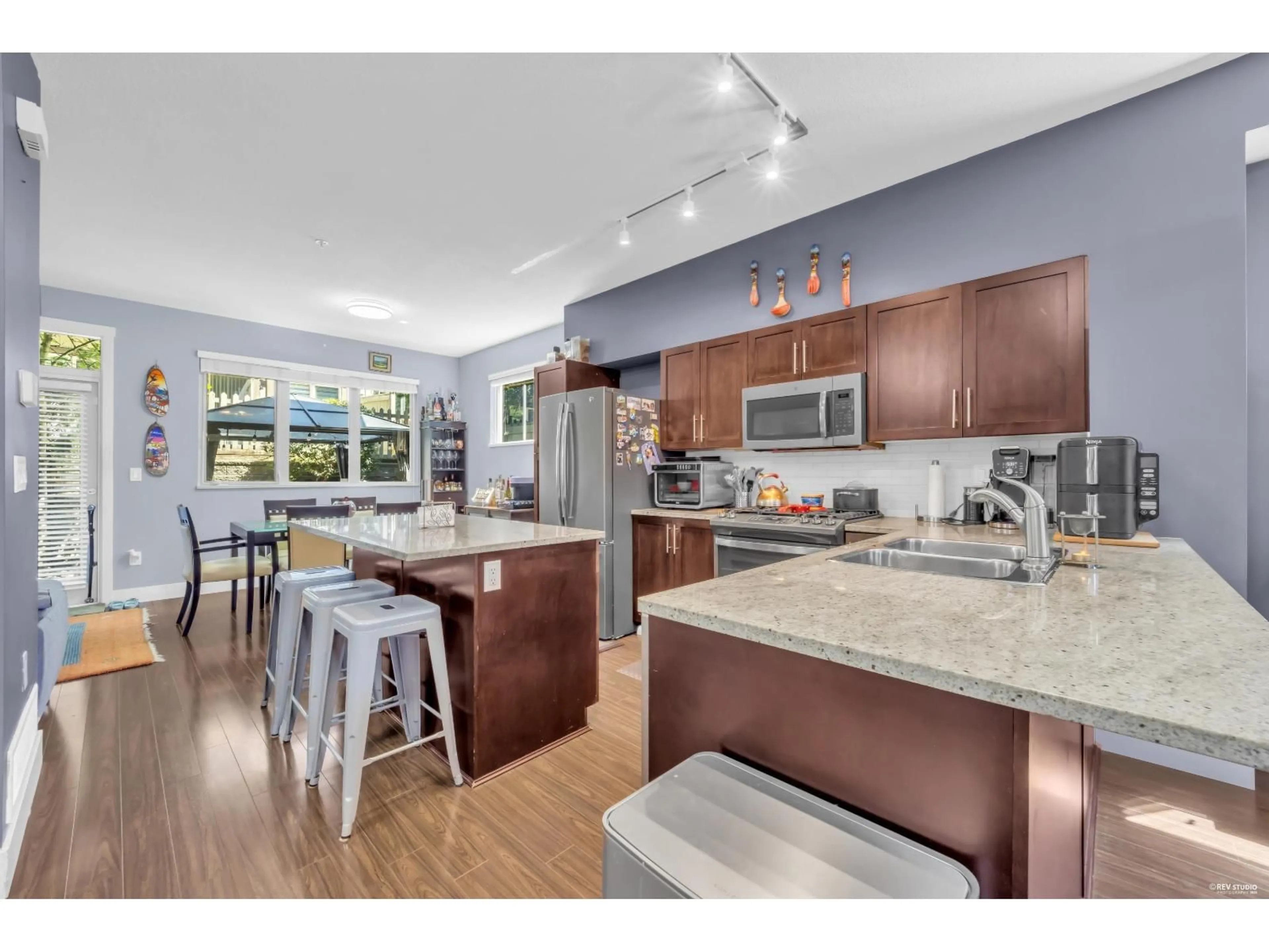 Open concept kitchen, unknown for 40 - 20326 68 AVENUE, Langley British Columbia V2Y1P6