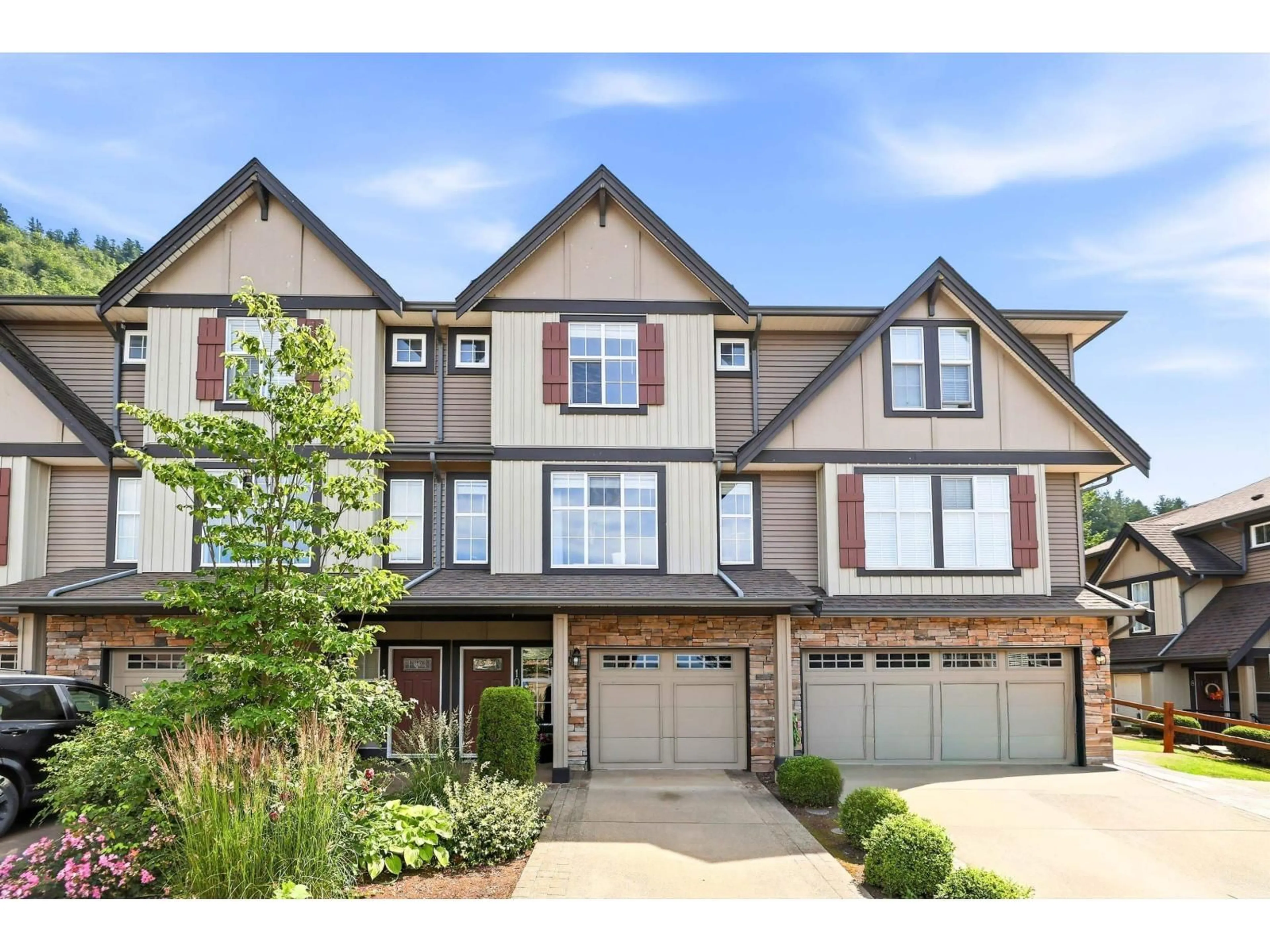 Home with brick exterior material, street for 10 - 5900 JINKERSON ROAD, Chilliwack British Columbia V2R0B2