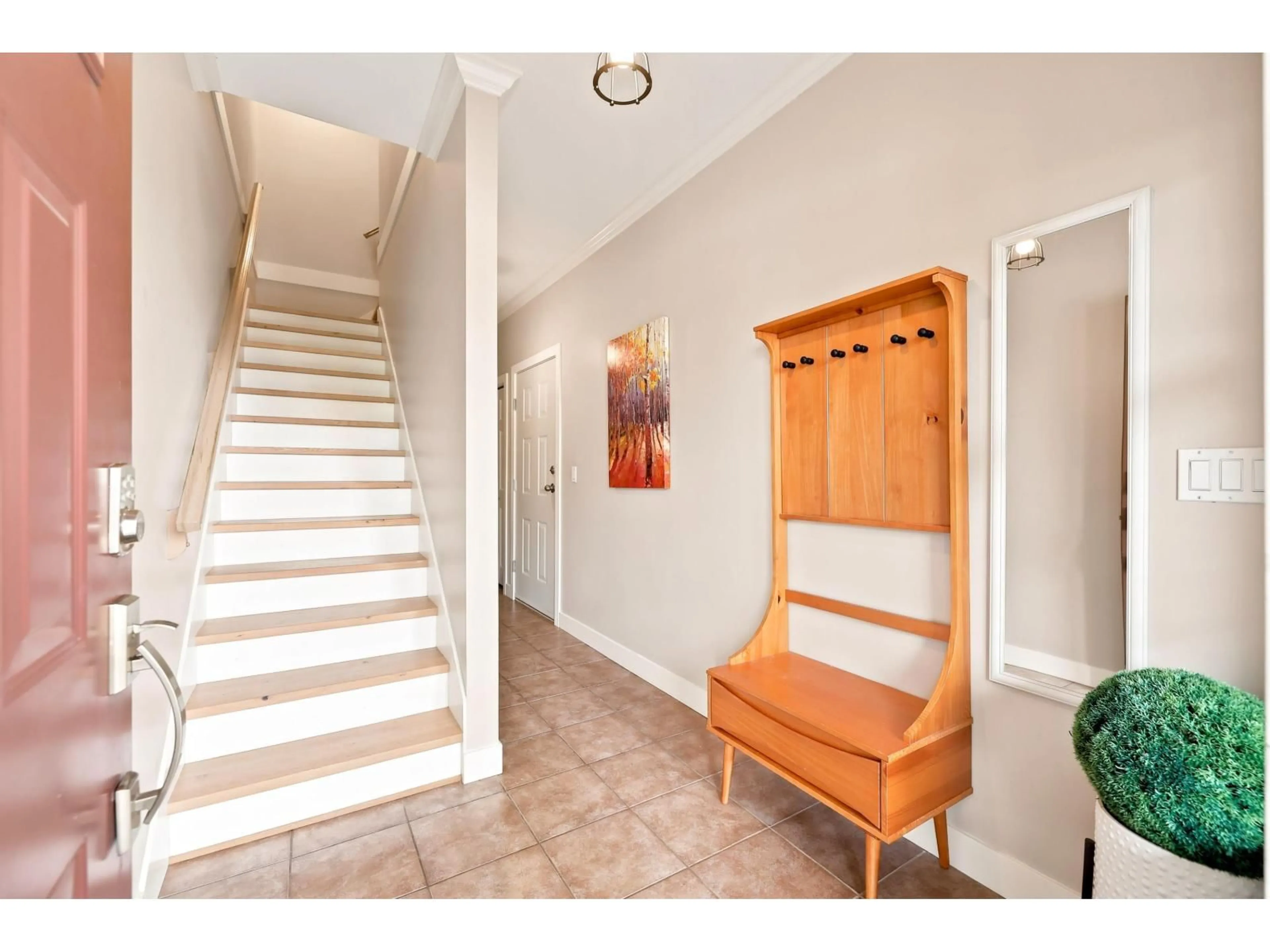 Indoor entryway for 10 - 5900 JINKERSON ROAD, Chilliwack British Columbia V2R0B2