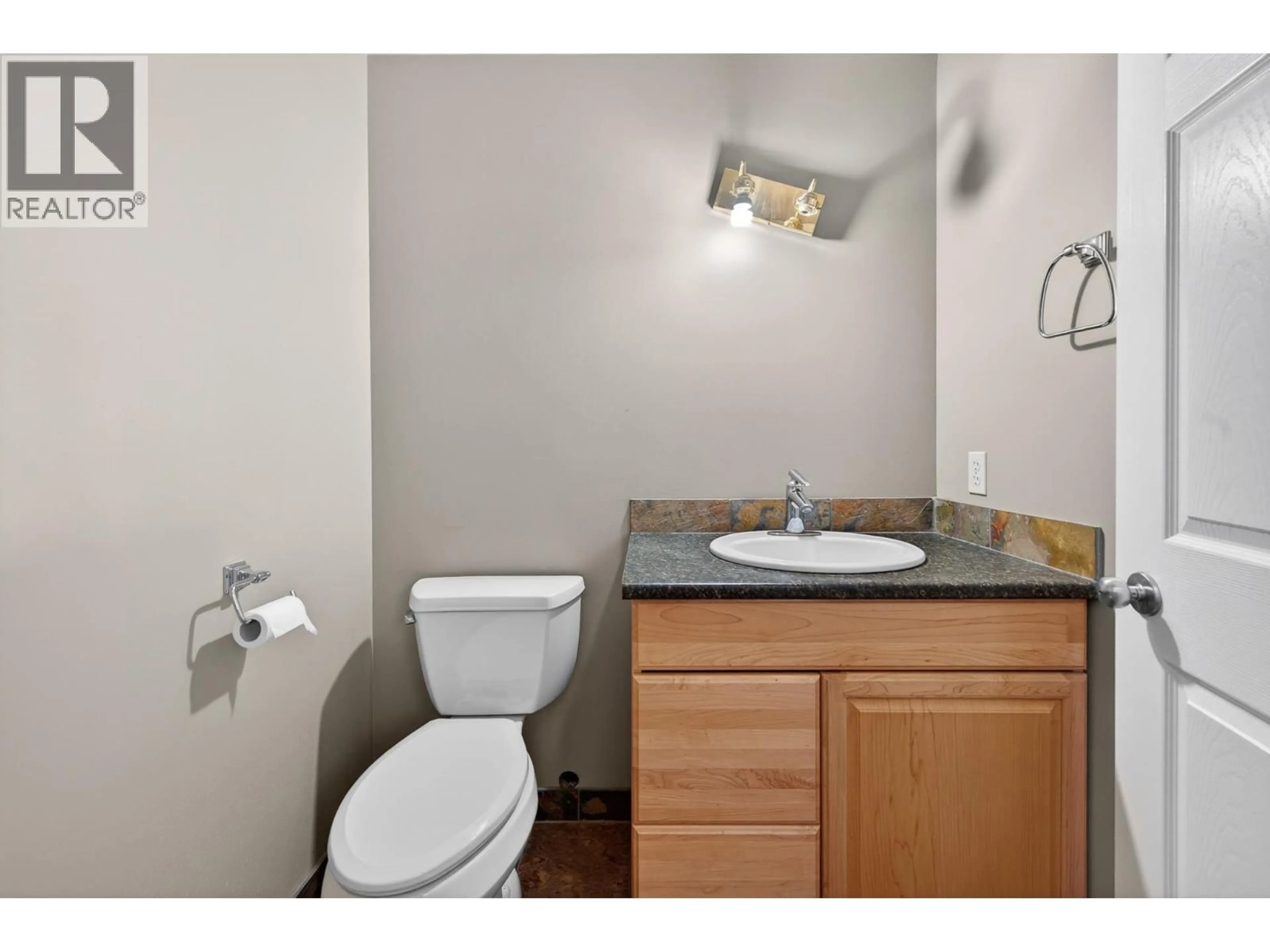 Standard bathroom, unknown for 6391 HOUSEMAN ROAD, 100 Mile House British Columbia V0K1G0