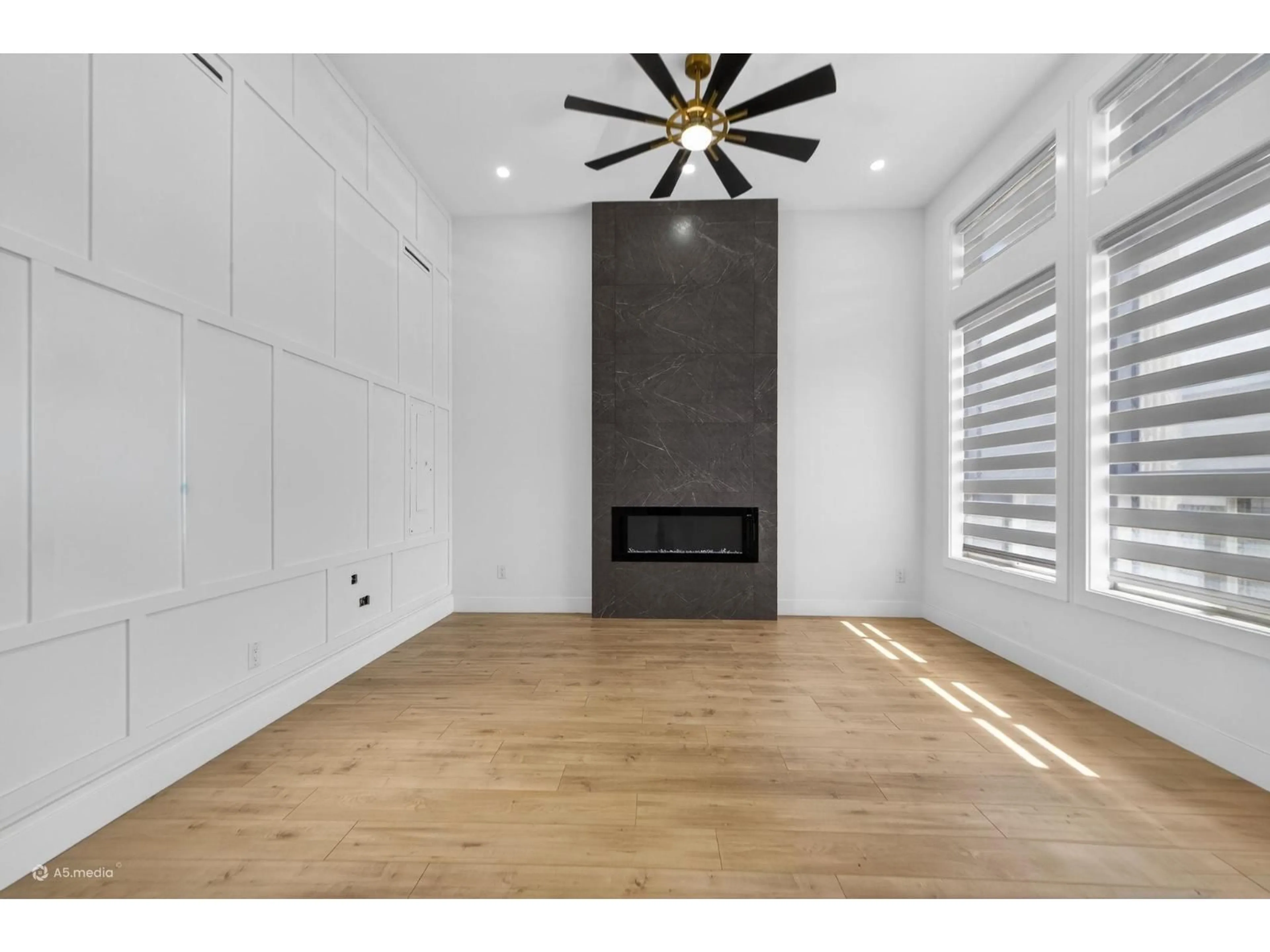 Unknown for 12927 115A AVENUE, Surrey British Columbia V3R2R3