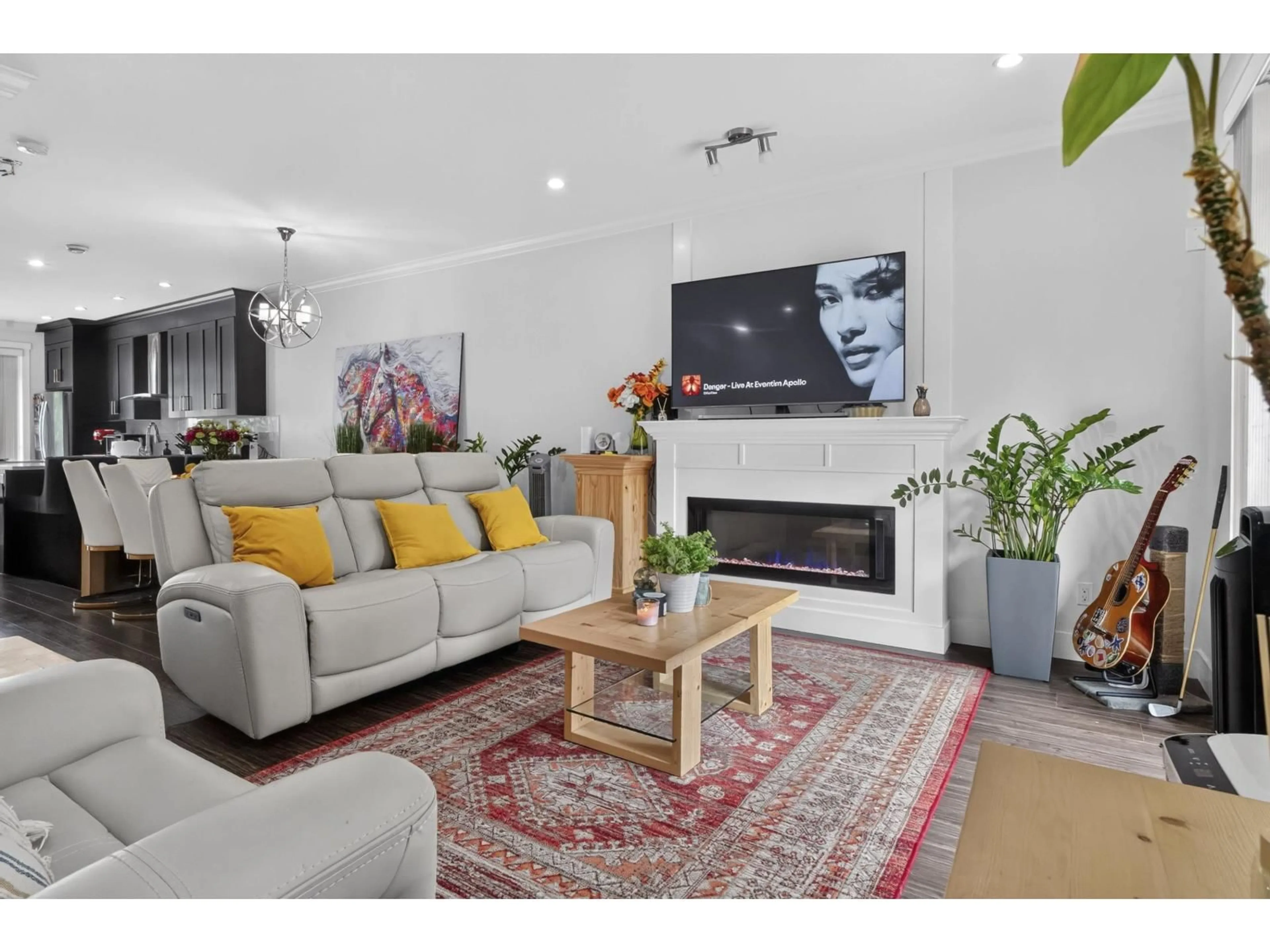 Living room with furniture, unknown for 190 - 13898 64 AVENUE, Surrey British Columbia V3W1L6
