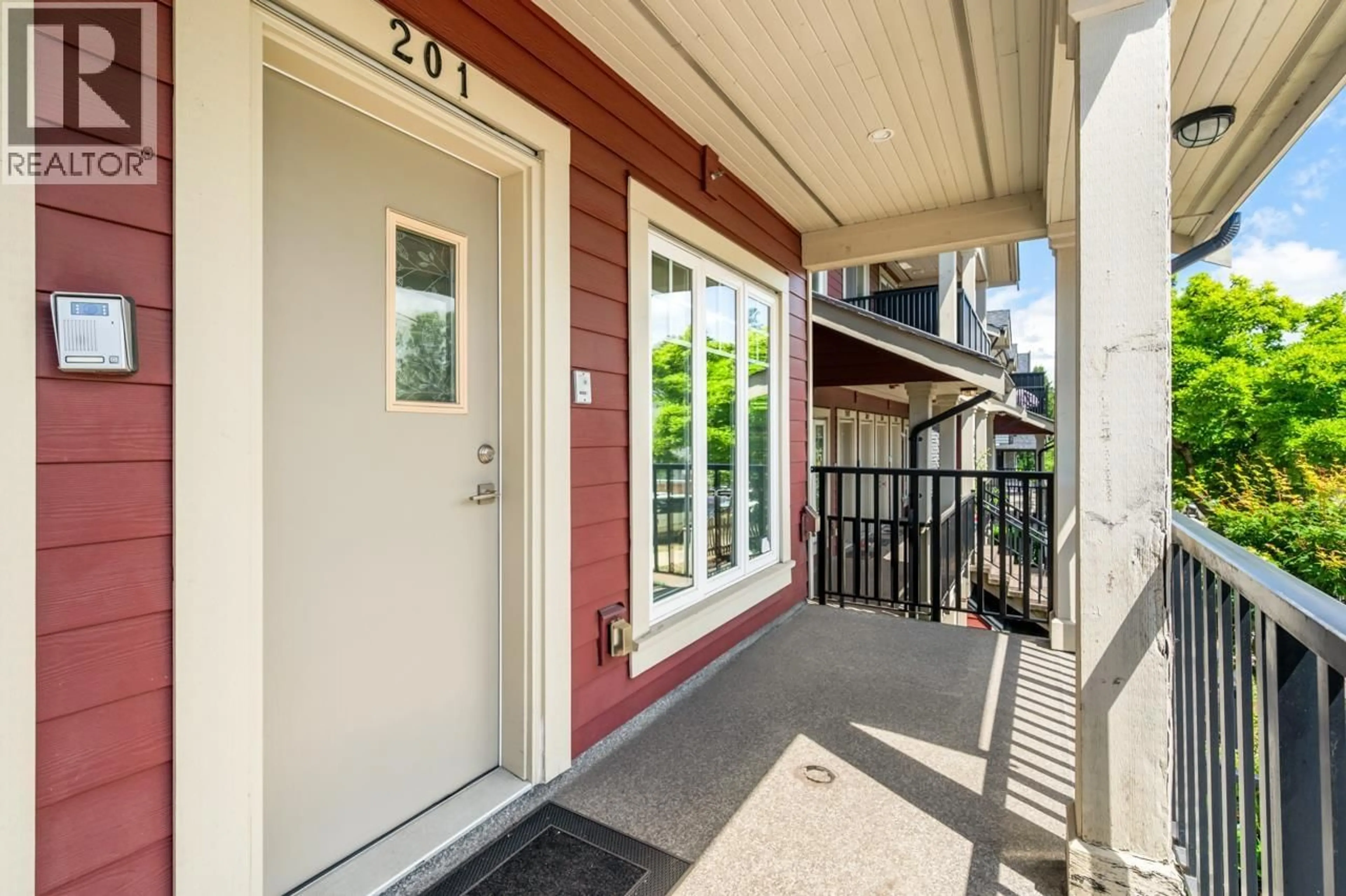 Indoor entryway for 201 - 4577 SLOCAN STREET, Vancouver British Columbia V5R1Z8