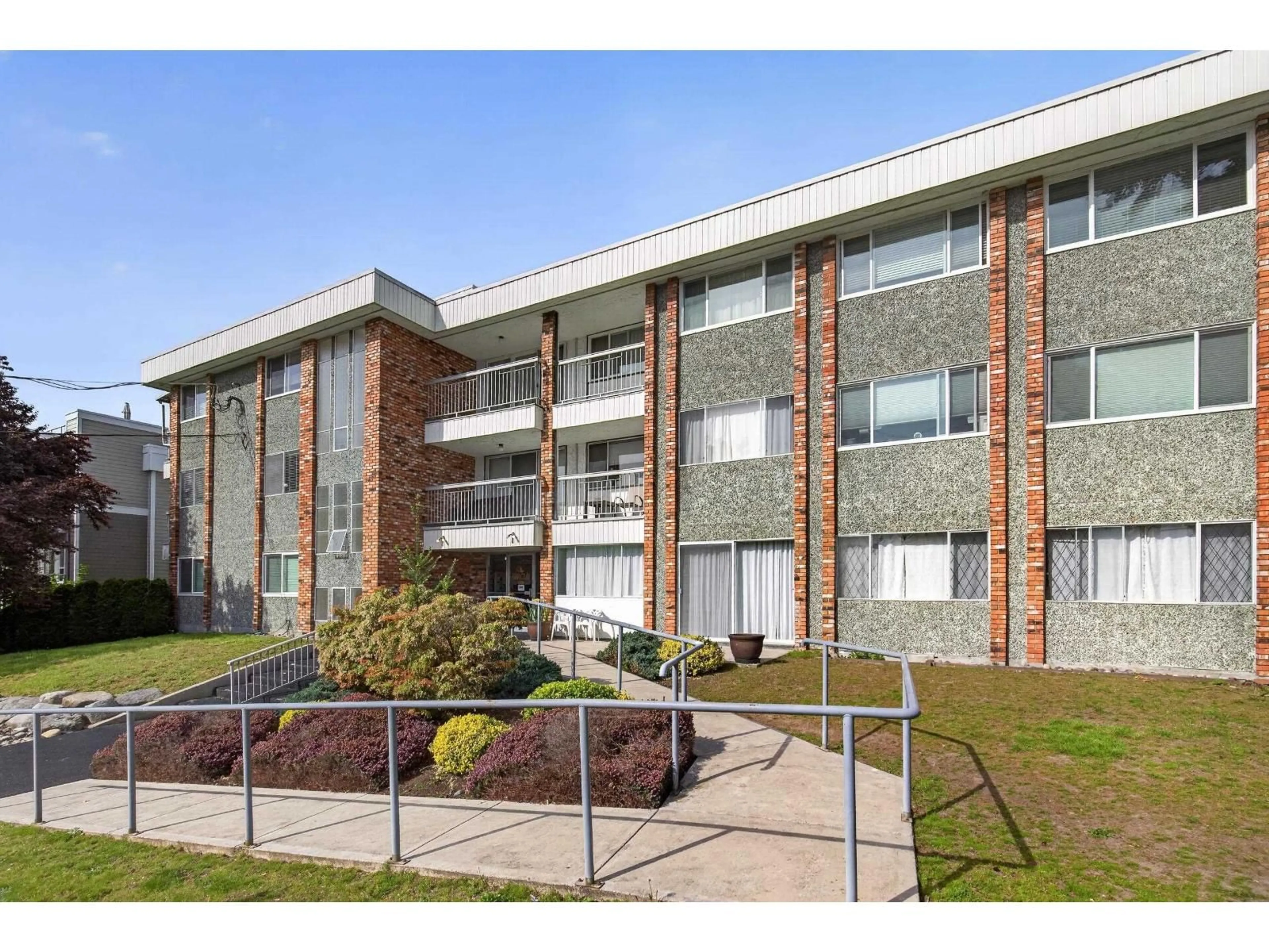 Unknown for 202 - 1331 FIR STREET, White Rock British Columbia V4B4B3