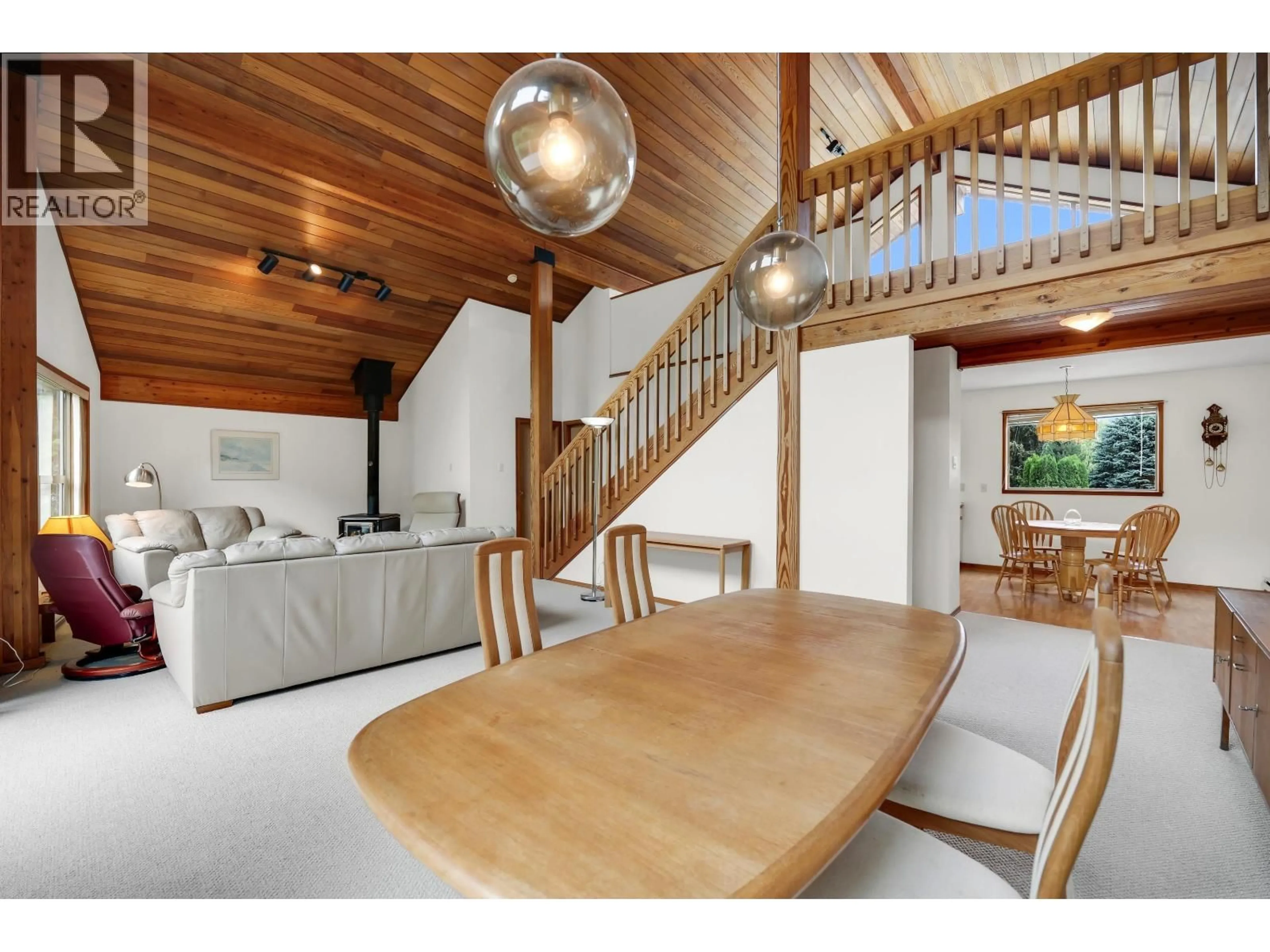 Dining room, wood/laminate floor for 1464 MAPLE CRESCENT, Squamish British Columbia V0N1H0