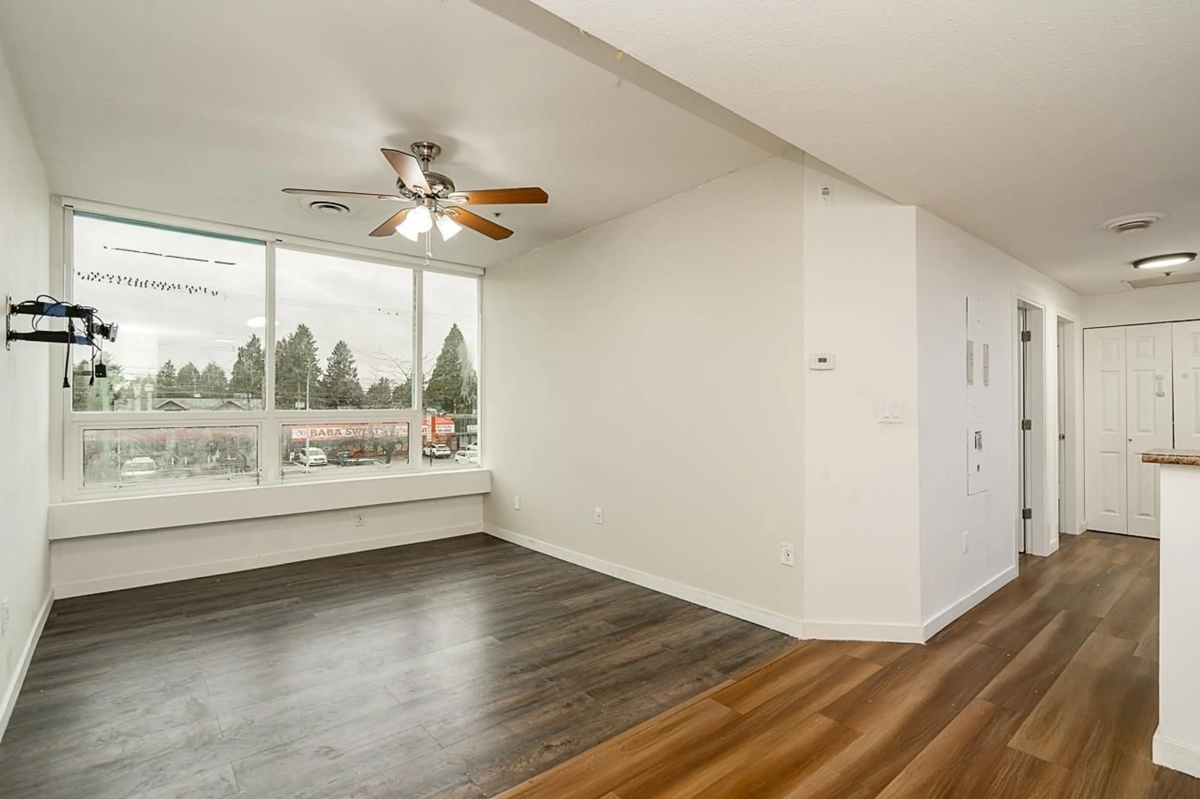 A pic of a room for 210 - 9278 120 STREET, Surrey British Columbia V3W4B8