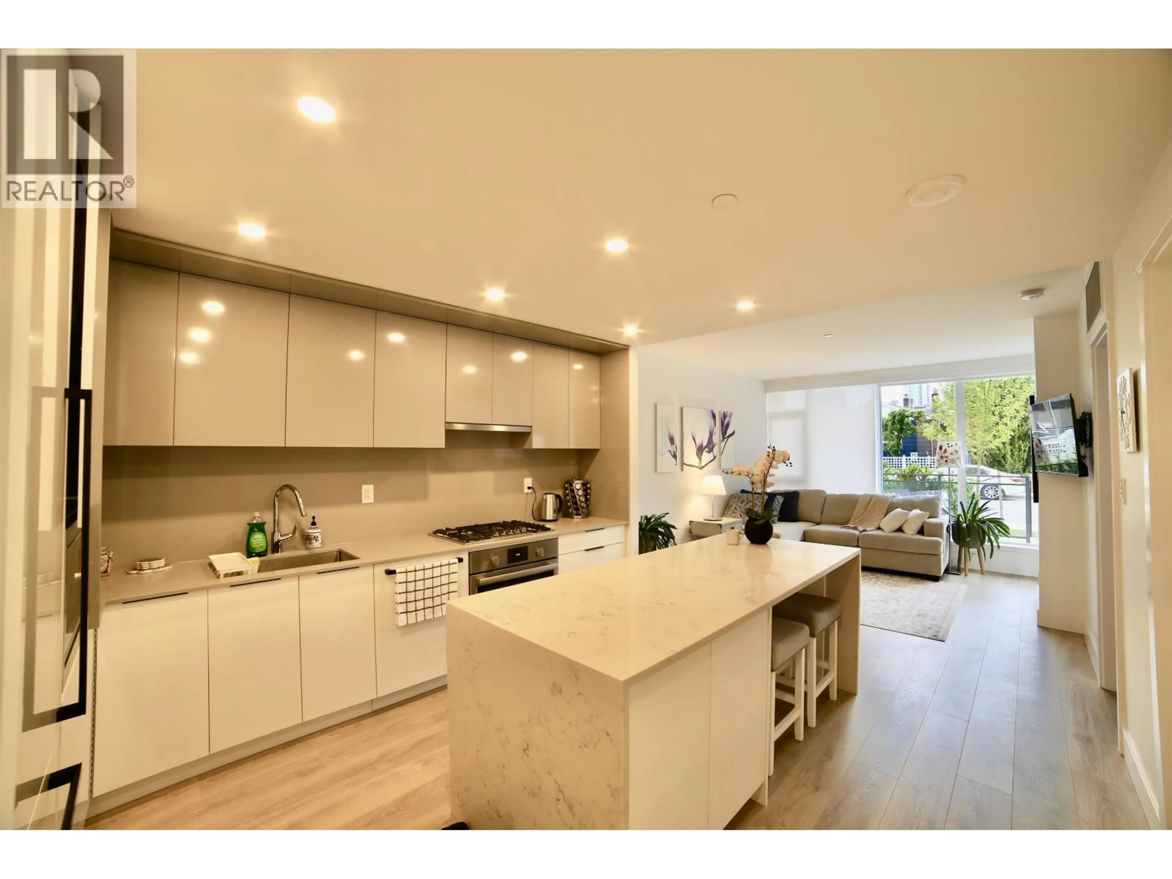 Open concept kitchen, unknown for 4715 - 4711 HAZEL STREET, Burnaby British Columbia V5H0J9