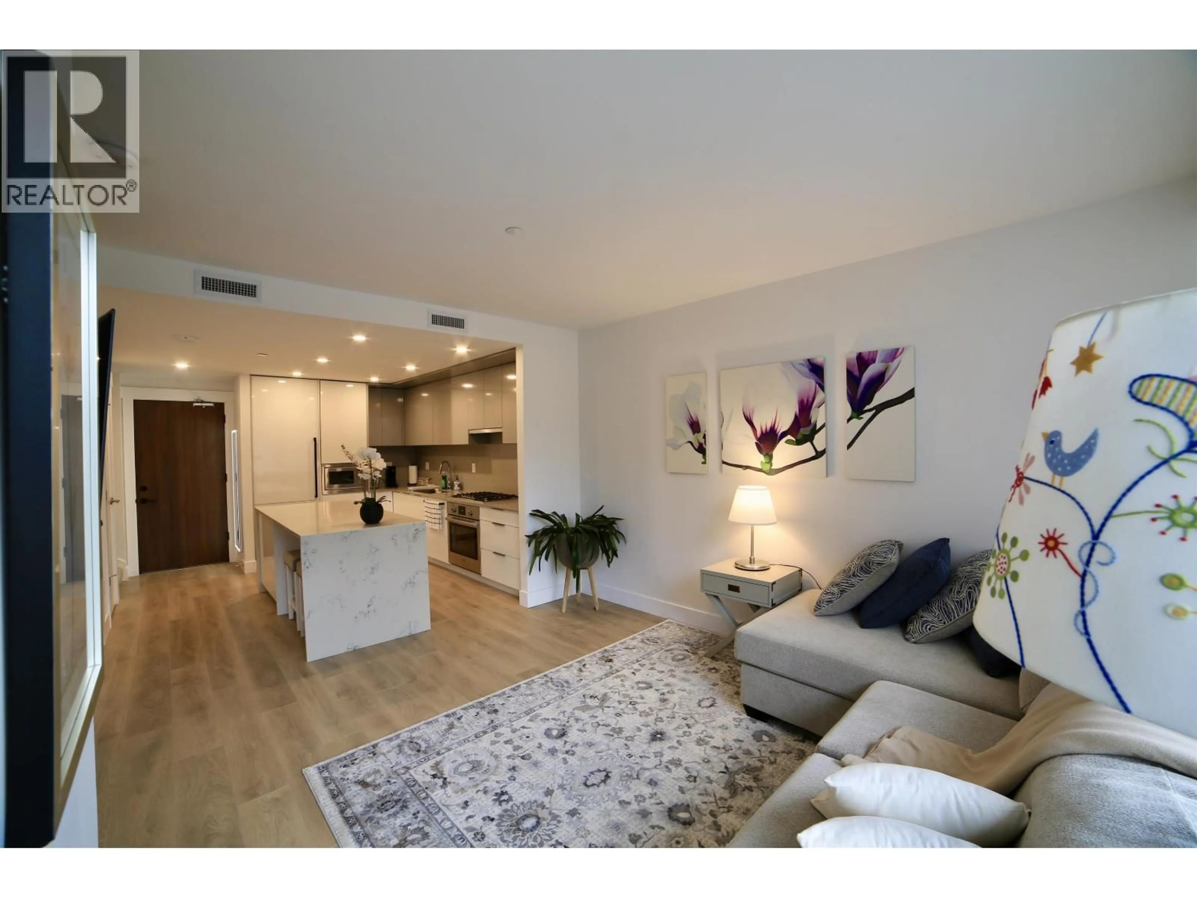 Living room with furniture, unknown for 4715 - 4711 HAZEL STREET, Burnaby British Columbia V5H0J9