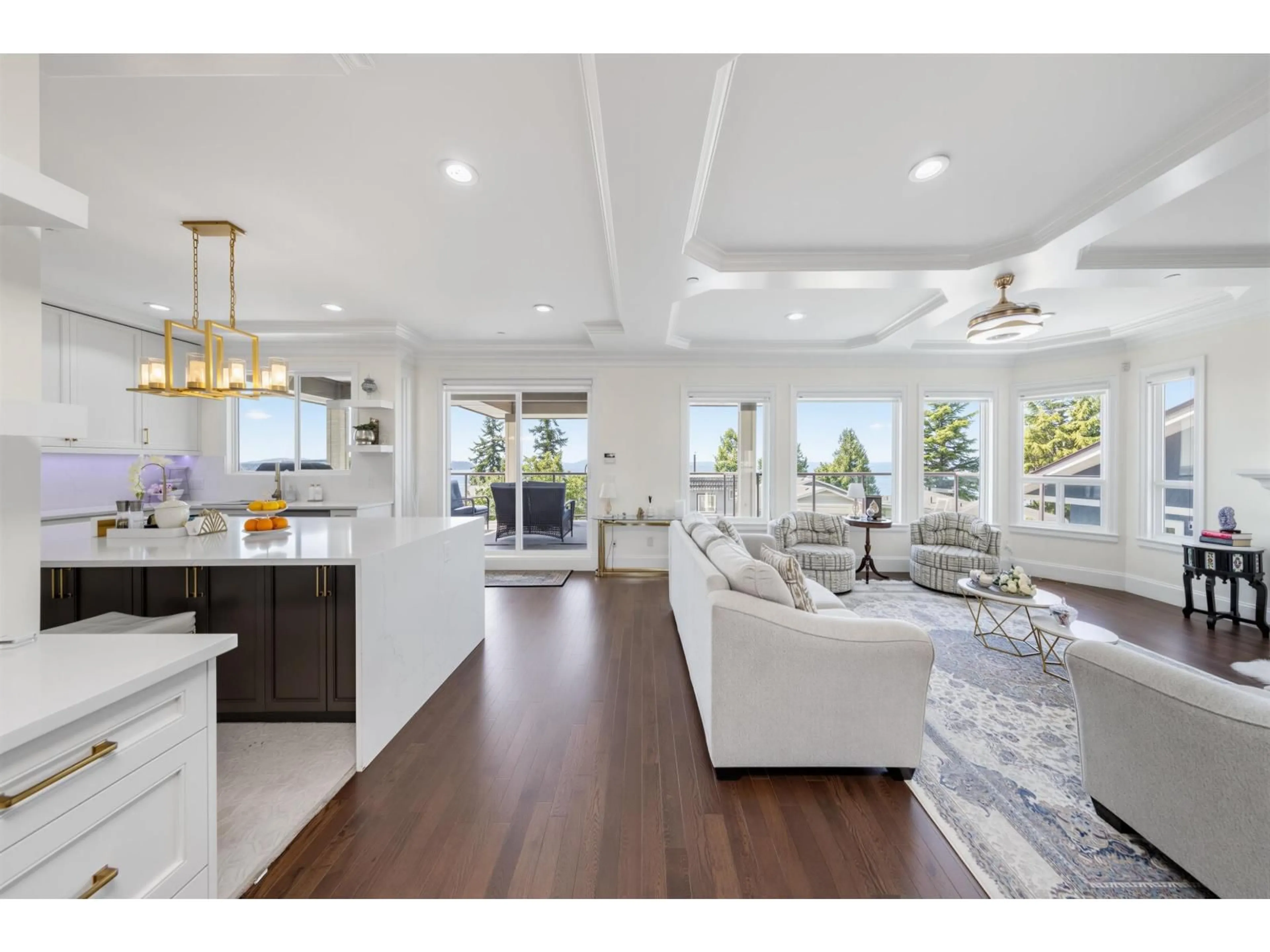 Open concept kitchen, unknown for 15354 ROYAL AVENUE, White Rock British Columbia V4B1M8