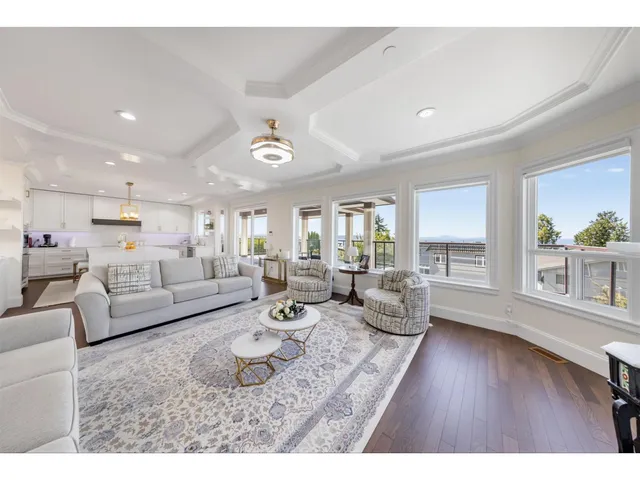 15354 ROYAL AVENUE, White Rock 4