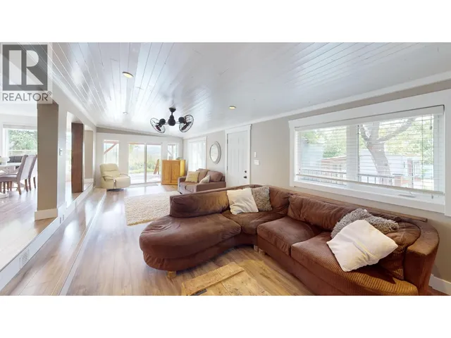 9007 OLD FORT LOOP, Fort St. John 5