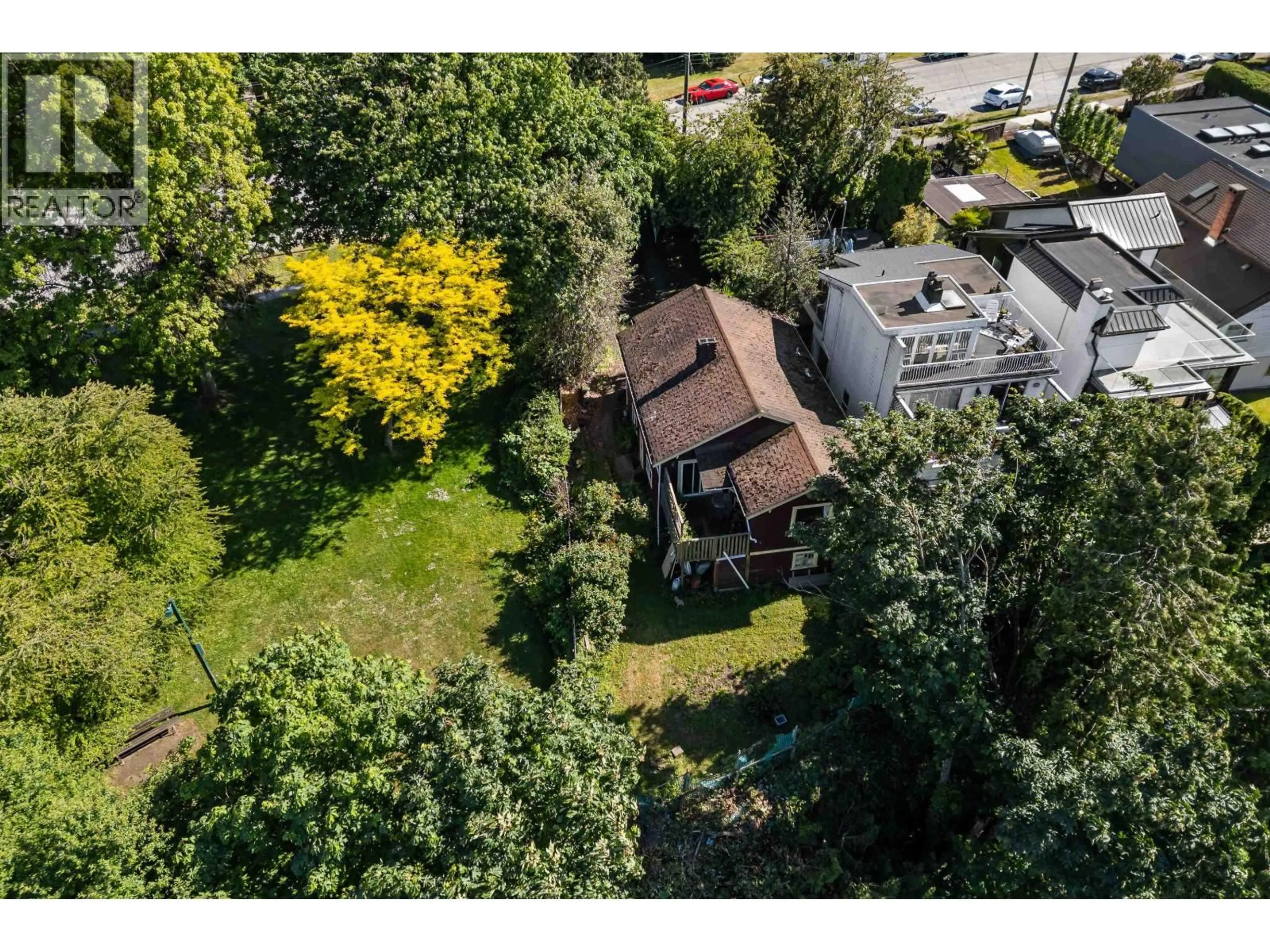 A pic from outside/outdoor area/front of a property/back of a property/a pic from drone, street for 2497 WALL STREET, Vancouver British Columbia V5K1A4