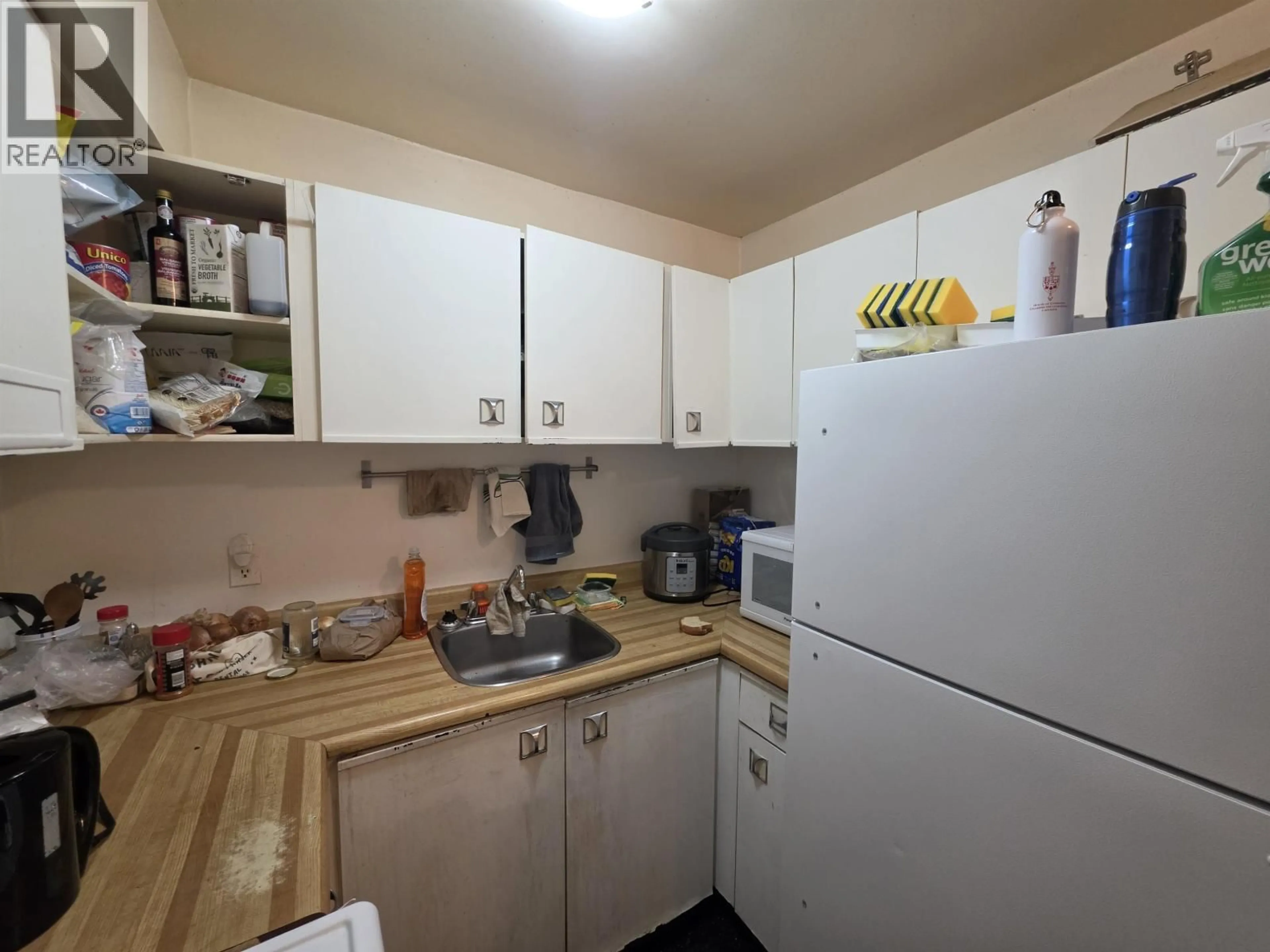 Standard kitchen, unknown for 211 - 1440 BROADWAY, Vancouver British Columbia V5N5P2