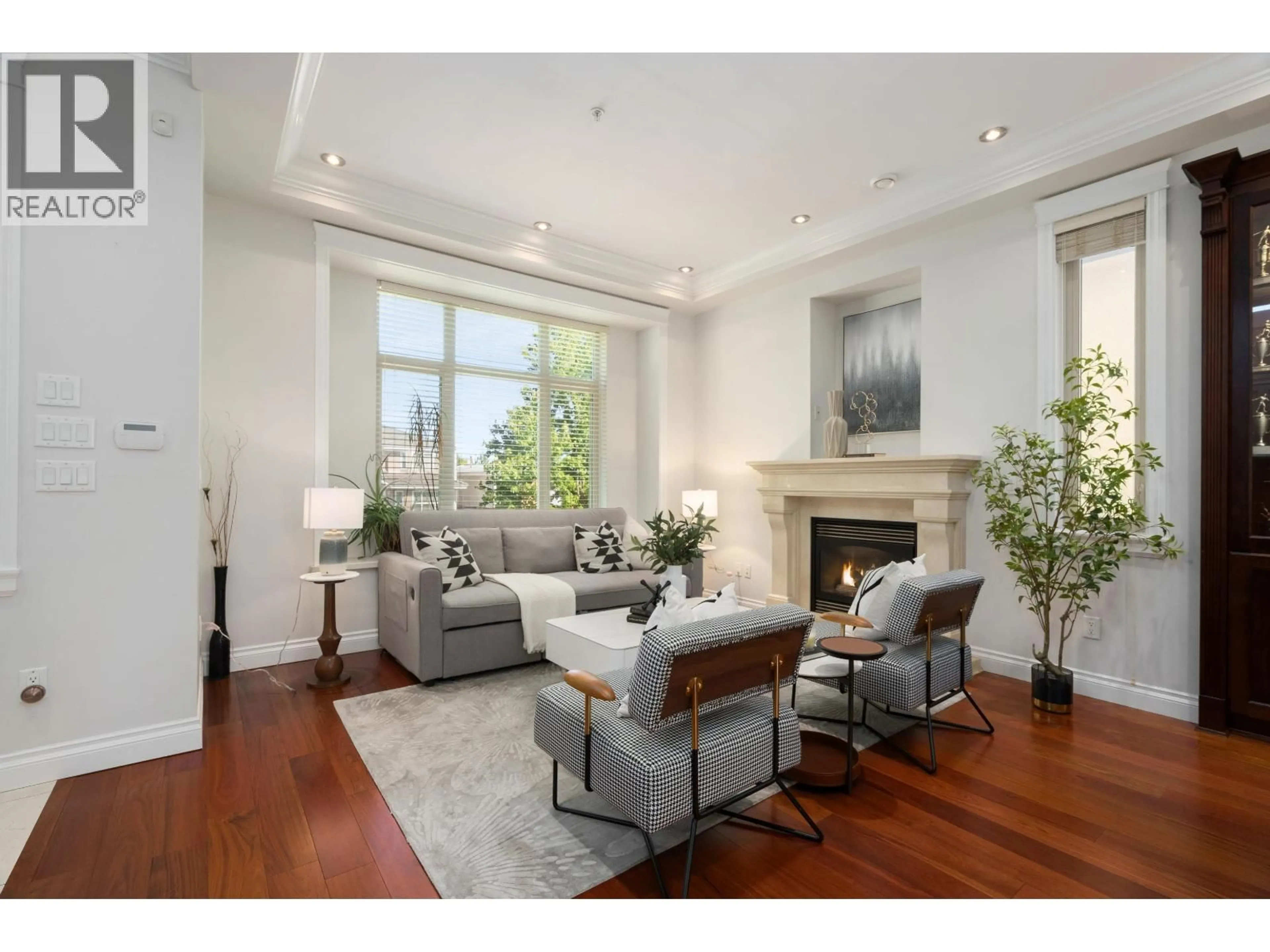 Living room with furniture, unknown for 6387 PRINCE ALBERT STREET, Vancouver British Columbia V5W3E7